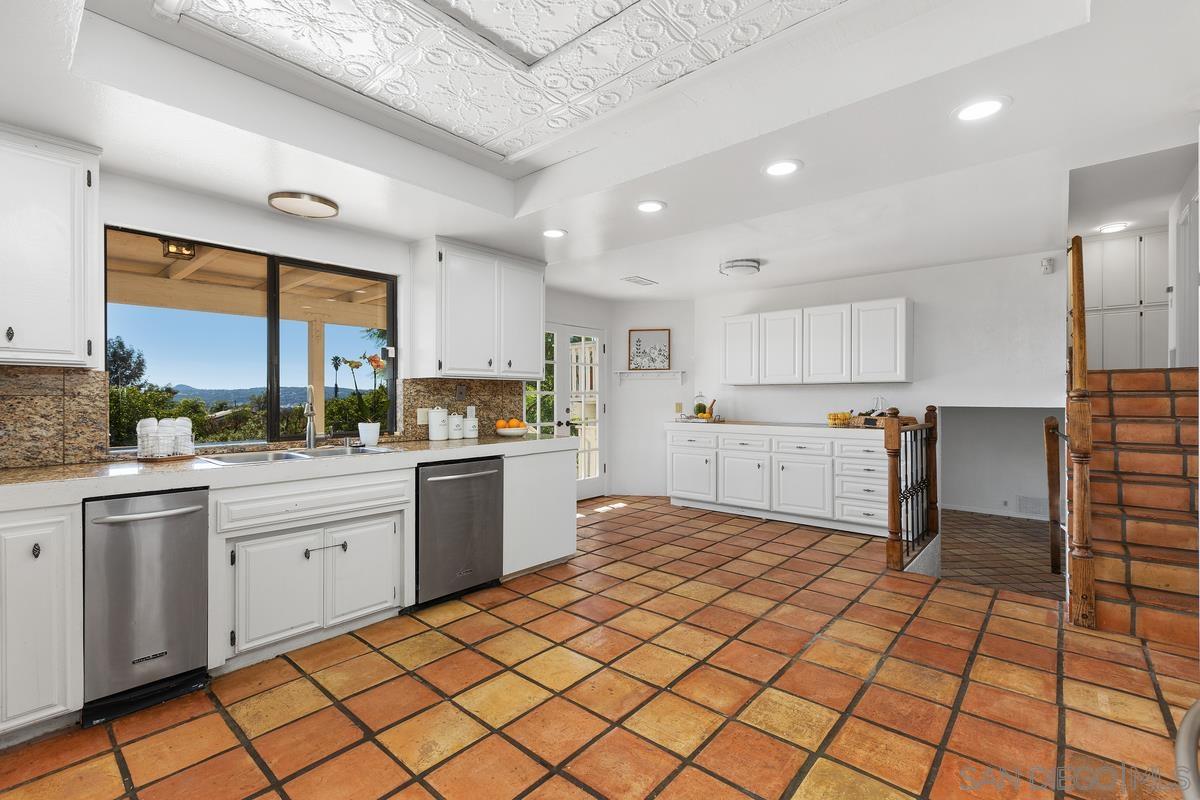 Detail Gallery Image 13 of 39 For 13747-49  Little Pond Rd, Valley Center,  CA 92082 - 5 Beds | 3 Baths