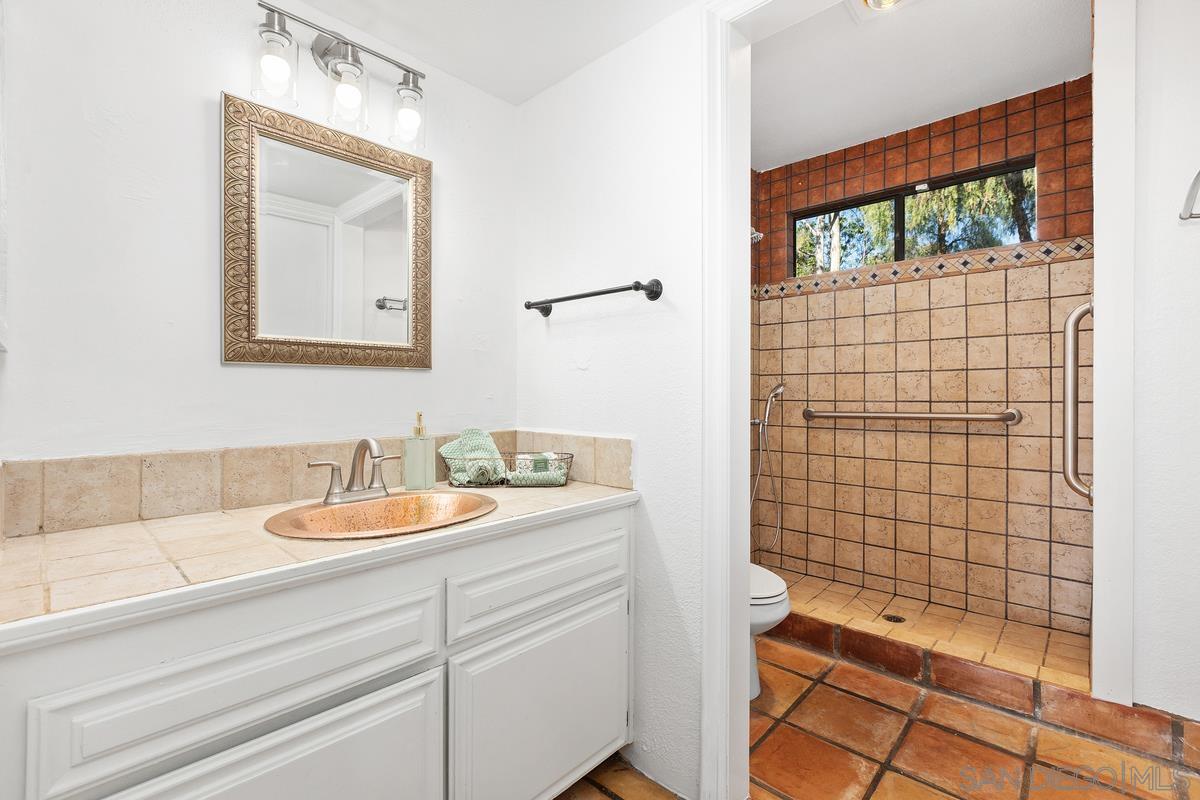 Detail Gallery Image 17 of 39 For 13747-49  Little Pond Rd, Valley Center,  CA 92082 - 5 Beds | 3 Baths