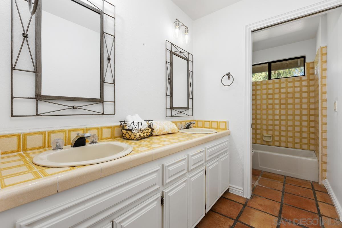 Detail Gallery Image 19 of 39 For 13747-49  Little Pond Rd, Valley Center,  CA 92082 - 5 Beds | 3 Baths