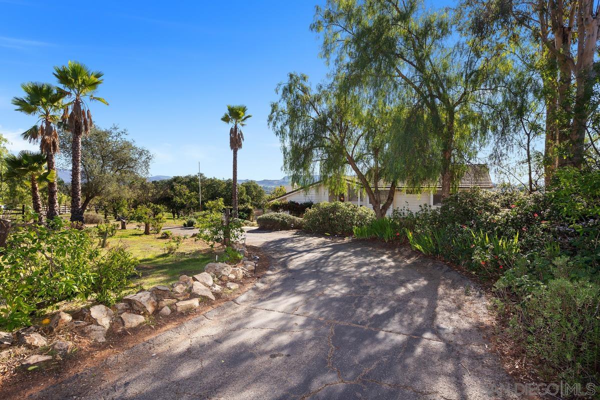 Detail Gallery Image 3 of 39 For 13747-49  Little Pond Rd, Valley Center,  CA 92082 - 5 Beds | 3 Baths