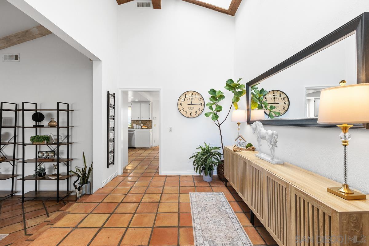 Detail Gallery Image 5 of 39 For 13747-49  Little Pond Rd, Valley Center,  CA 92082 - 5 Beds | 3 Baths