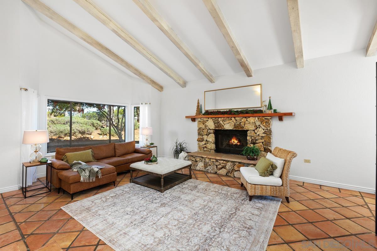 Detail Gallery Image 6 of 39 For 13747-49  Little Pond Rd, Valley Center,  CA 92082 - 5 Beds | 3 Baths