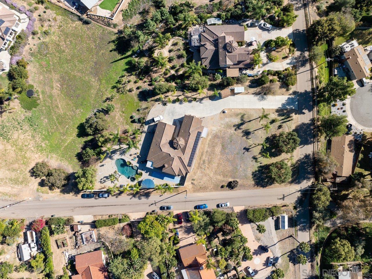 Detail Gallery Image 2 of 22 For 26025  Jack Rabbit Acres, Escondido,  CA 92026 - 3 Beds | 3 Baths