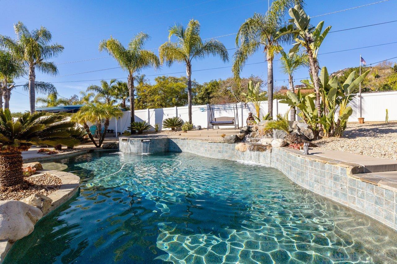 Detail Gallery Image 4 of 22 For 26025  Jack Rabbit Acres, Escondido,  CA 92026 - 3 Beds | 3 Baths