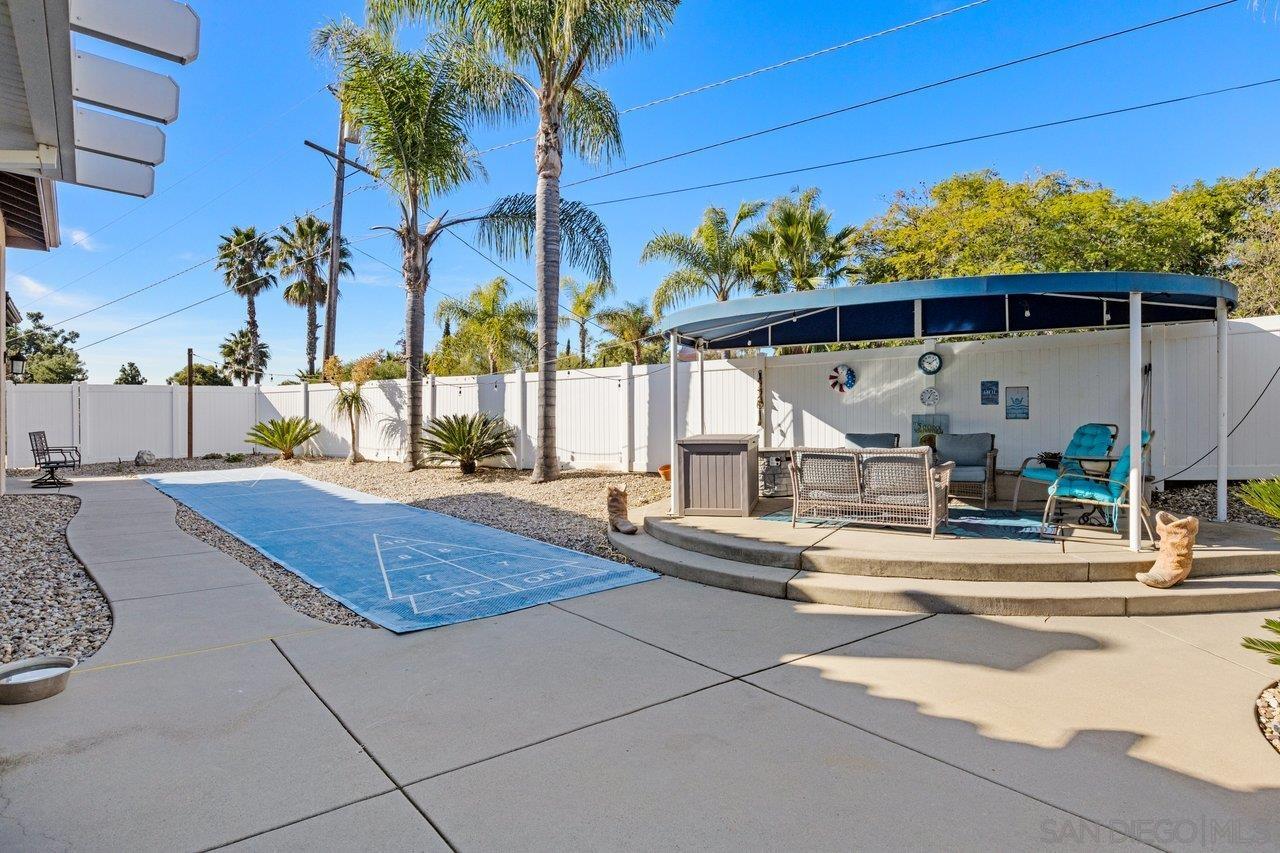 Detail Gallery Image 9 of 22 For 26025  Jack Rabbit Acres, Escondido,  CA 92026 - 3 Beds | 3 Baths