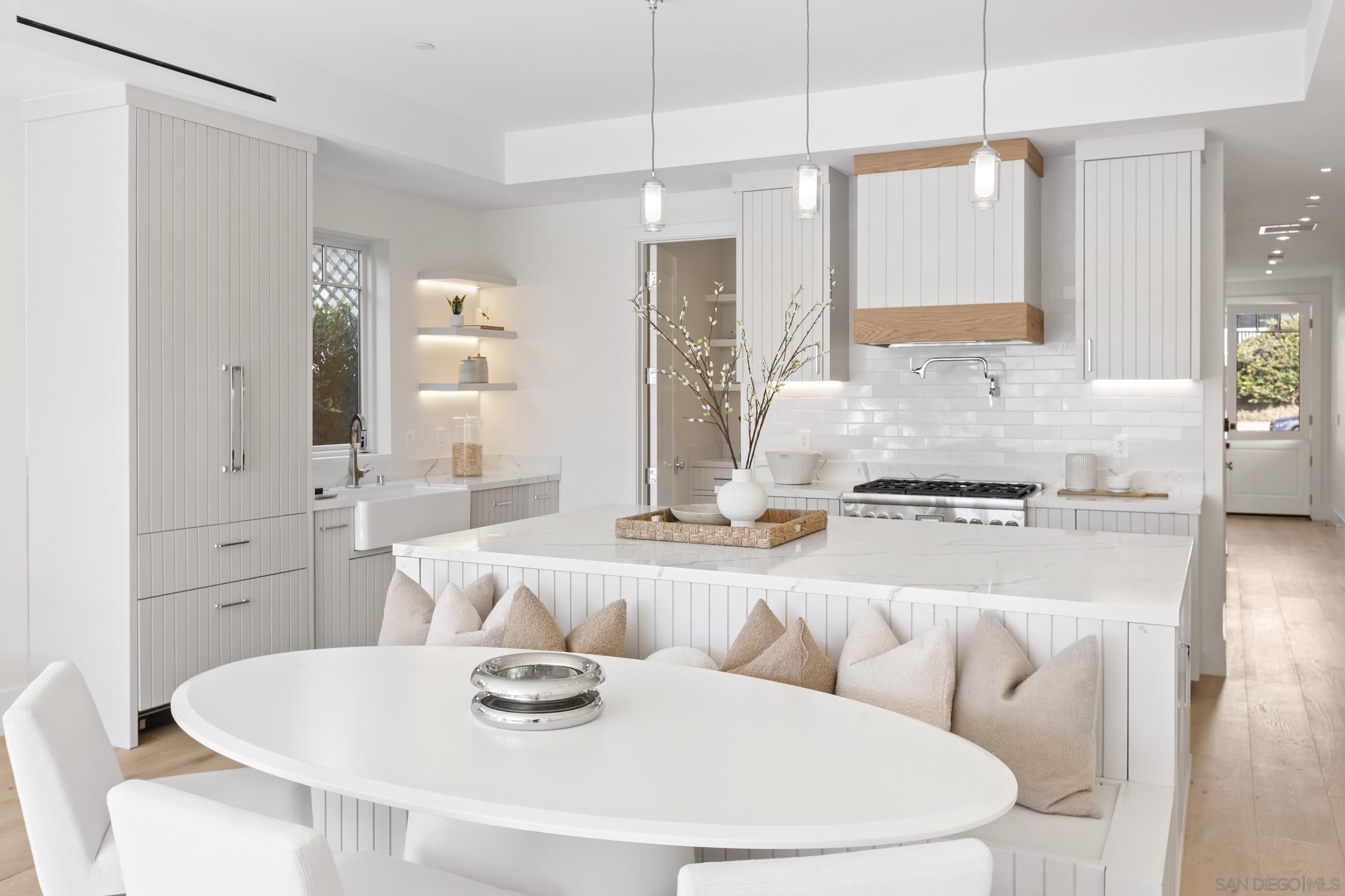 Detail Gallery Image 14 of 51 For 7216  Fay Ave, La Jolla,  CA 92037 - 4 Beds | 4 Baths