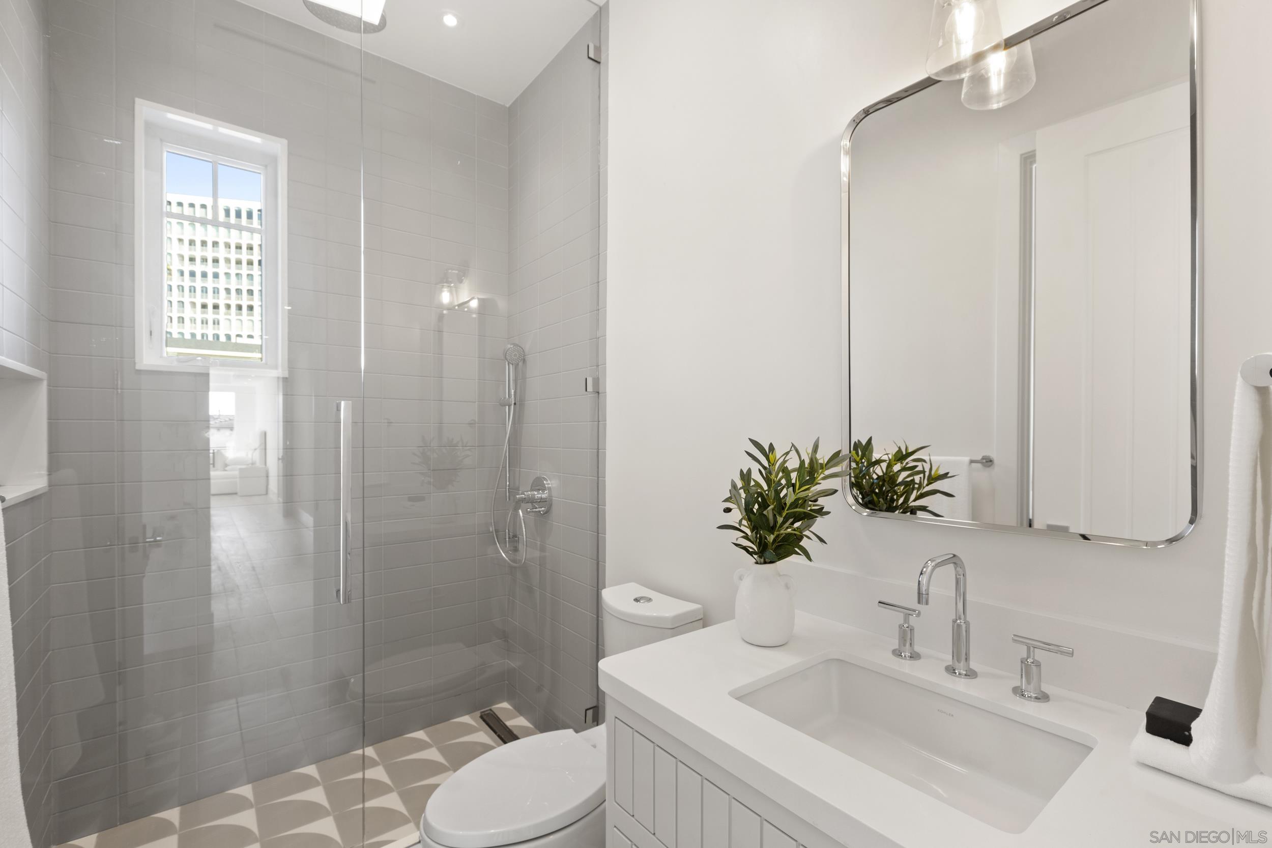 Detail Gallery Image 26 of 51 For 7216  Fay Ave, La Jolla,  CA 92037 - 4 Beds | 4 Baths