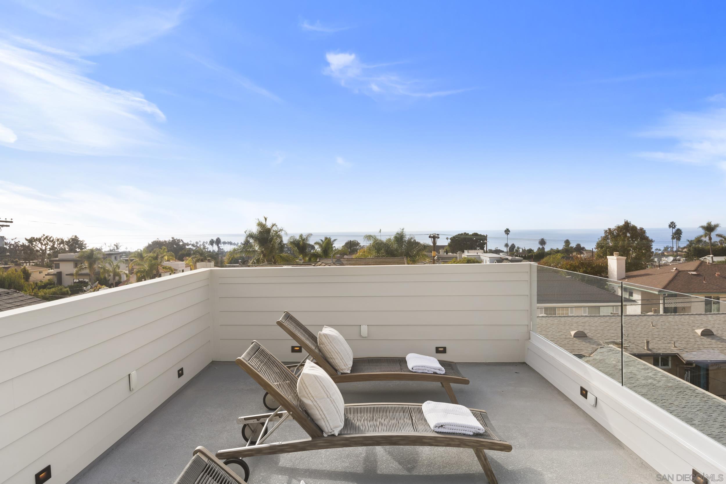 Detail Gallery Image 27 of 51 For 7216  Fay Ave, La Jolla,  CA 92037 - 4 Beds | 4 Baths