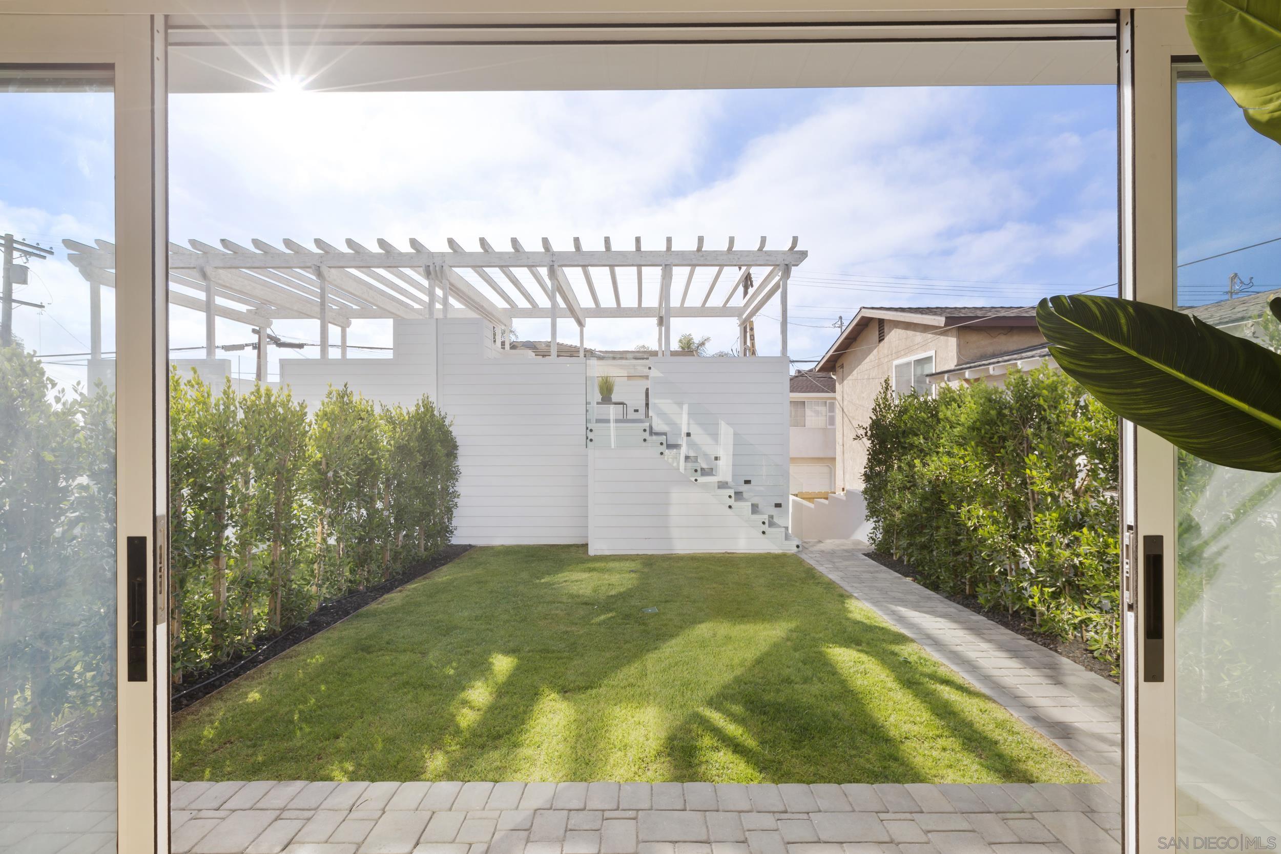 Detail Gallery Image 30 of 51 For 7216  Fay Ave, La Jolla,  CA 92037 - 4 Beds | 4 Baths