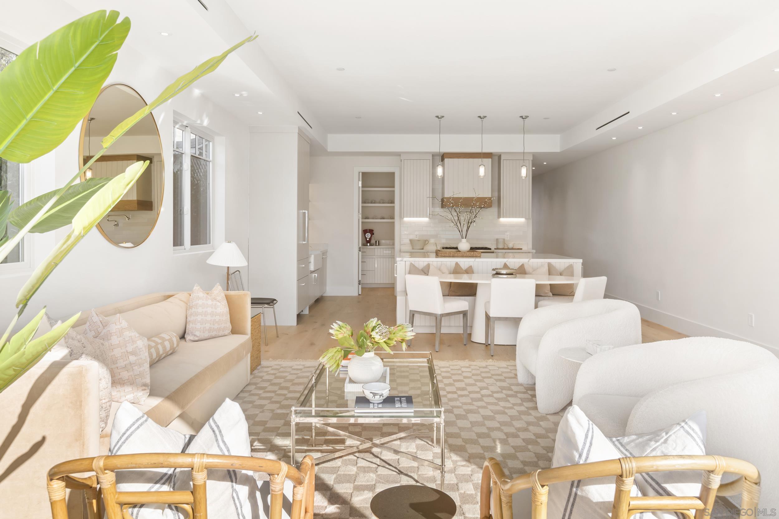 Detail Gallery Image 10 of 51 For 7216  Fay Ave, La Jolla,  CA 92037 - 4 Beds | 4 Baths