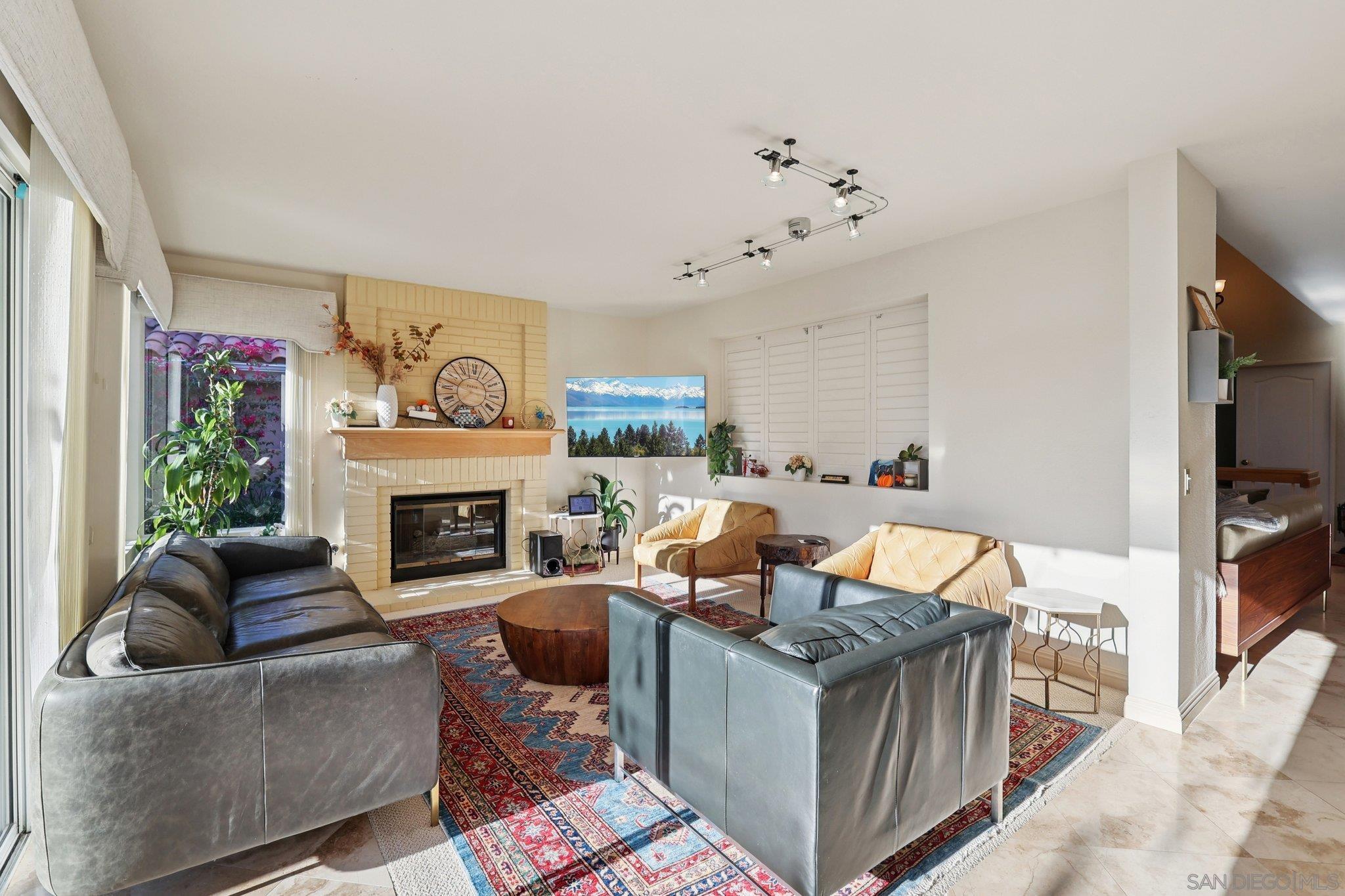 Detail Gallery Image 11 of 60 For 11335  Caminito Corriente, San Diego,  CA 92128 - 4 Beds | 3 Baths