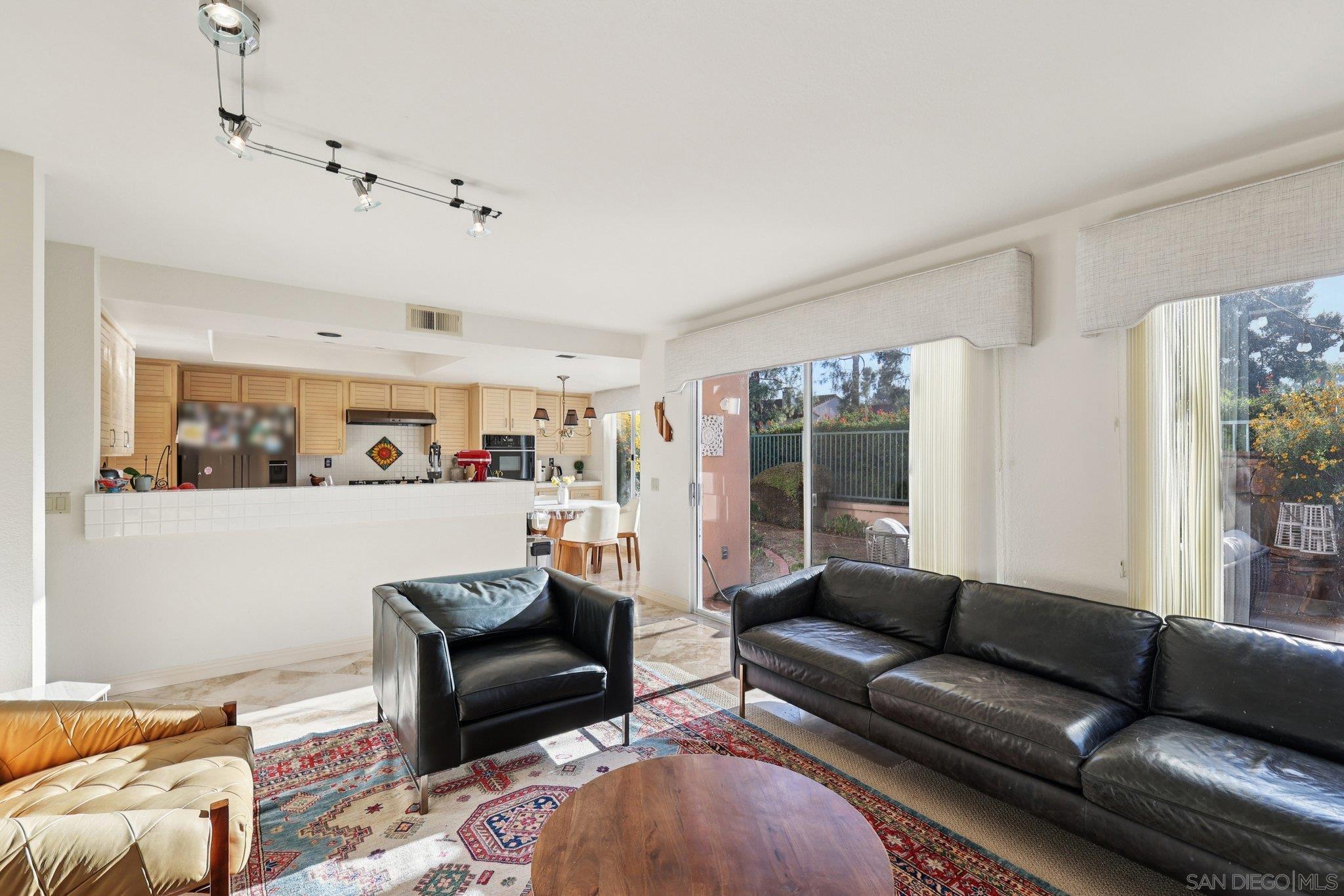 Detail Gallery Image 12 of 60 For 11335  Caminito Corriente, San Diego,  CA 92128 - 4 Beds | 3 Baths