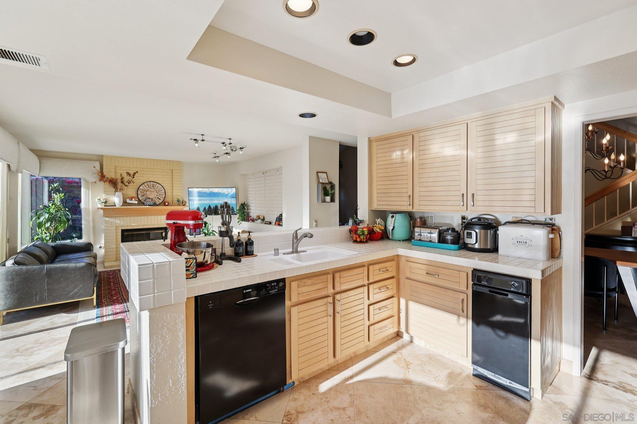 Detail Gallery Image 16 of 60 For 11335  Caminito Corriente, San Diego,  CA 92128 - 4 Beds | 3 Baths