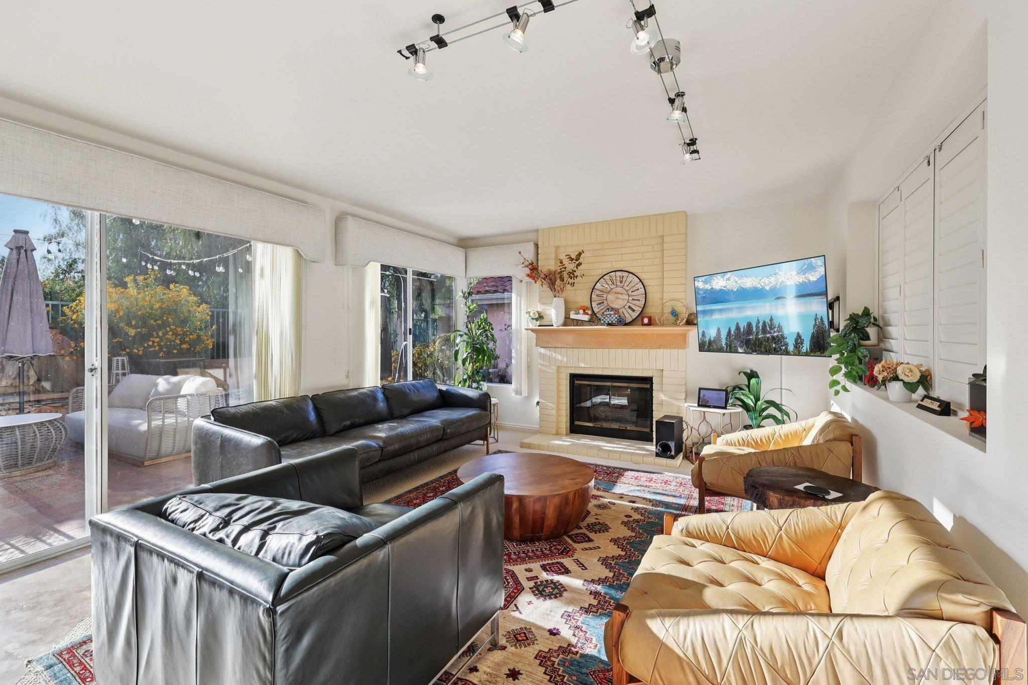 Detail Gallery Image 10 of 60 For 11335  Caminito Corriente, San Diego,  CA 92128 - 4 Beds | 3 Baths