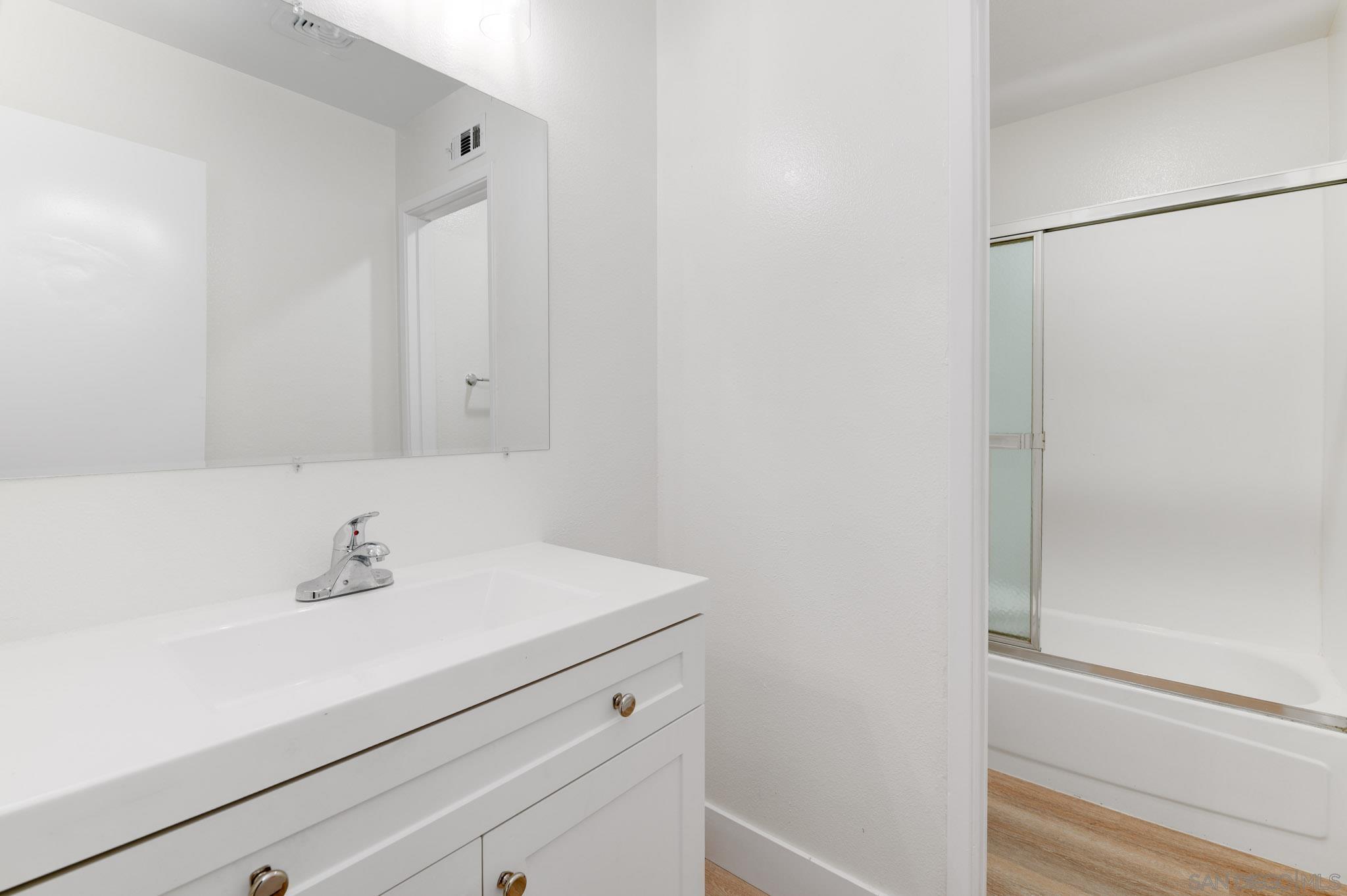 Detail Gallery Image 21 of 33 For 5865  Reo Ter  #B,  San Diego,  CA 92139 - 2 Beds | 2/1 Baths