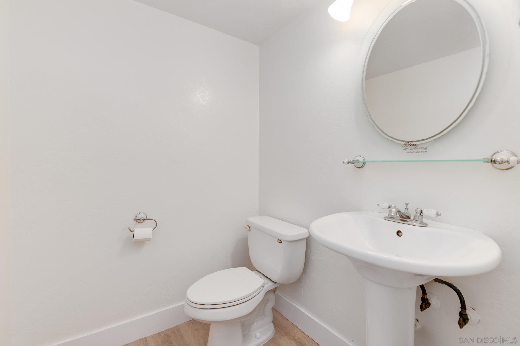 Detail Gallery Image 6 of 34 For 5865  Reo Ter  #B,  San Diego,  CA 92139 - 2 Beds | 2/1 Baths