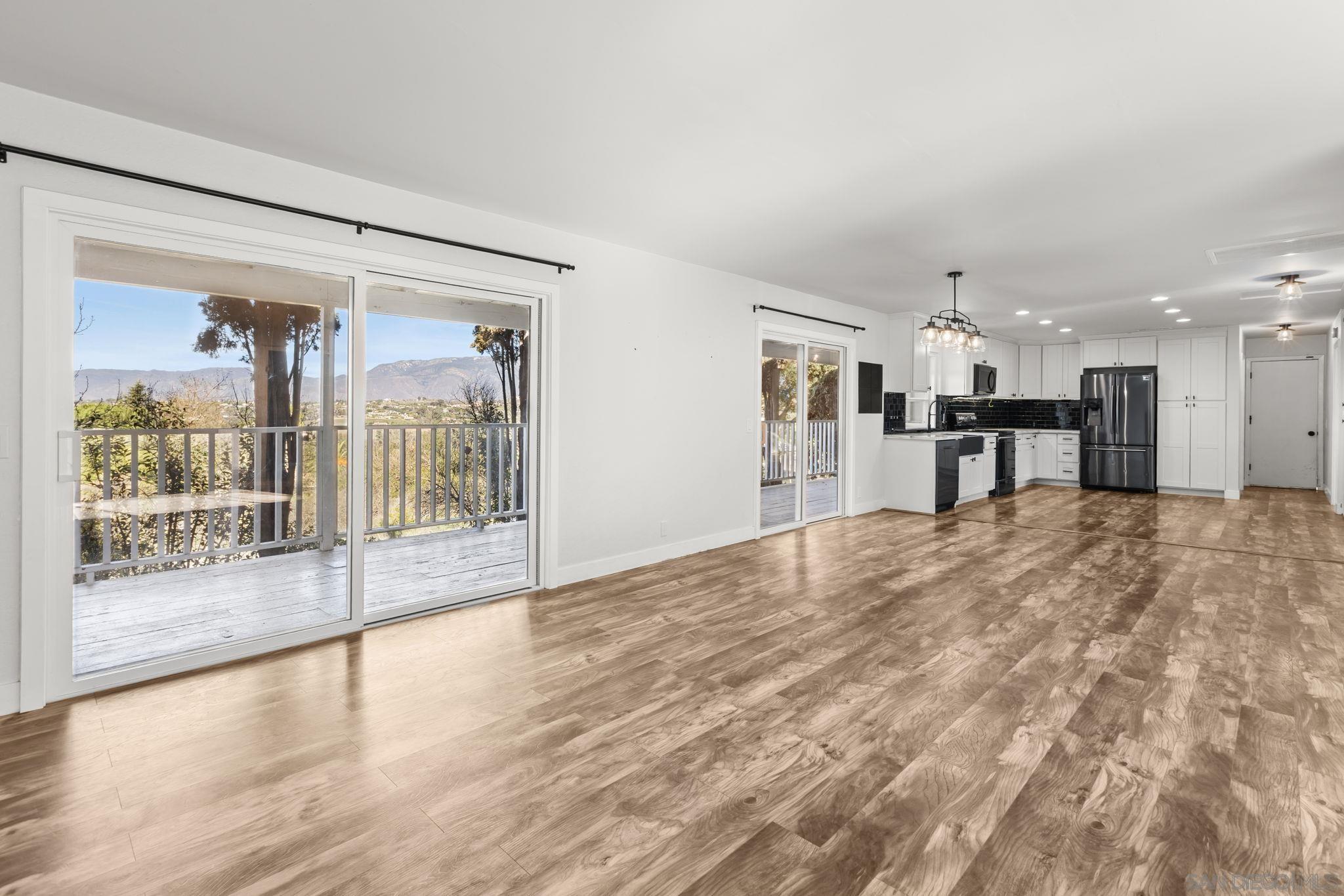 Detail Gallery Image 12 of 31 For 14280  Resava Ln, Valley Center,  CA 92082 - 4 Beds | 3 Baths