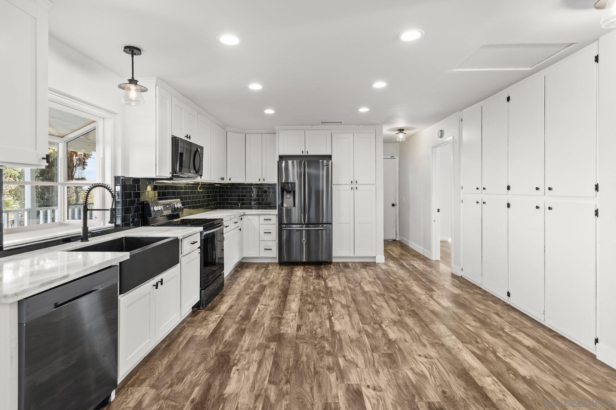 Detail Gallery Image 8 of 31 For 14280  Resava Ln, Valley Center,  CA 92082 - 4 Beds | 3 Baths