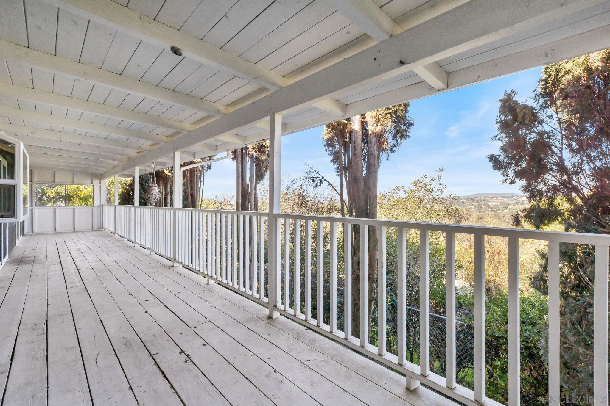 Detail Gallery Image 10 of 31 For 14280  Resava Ln, Valley Center,  CA 92082 - 4 Beds | 3 Baths