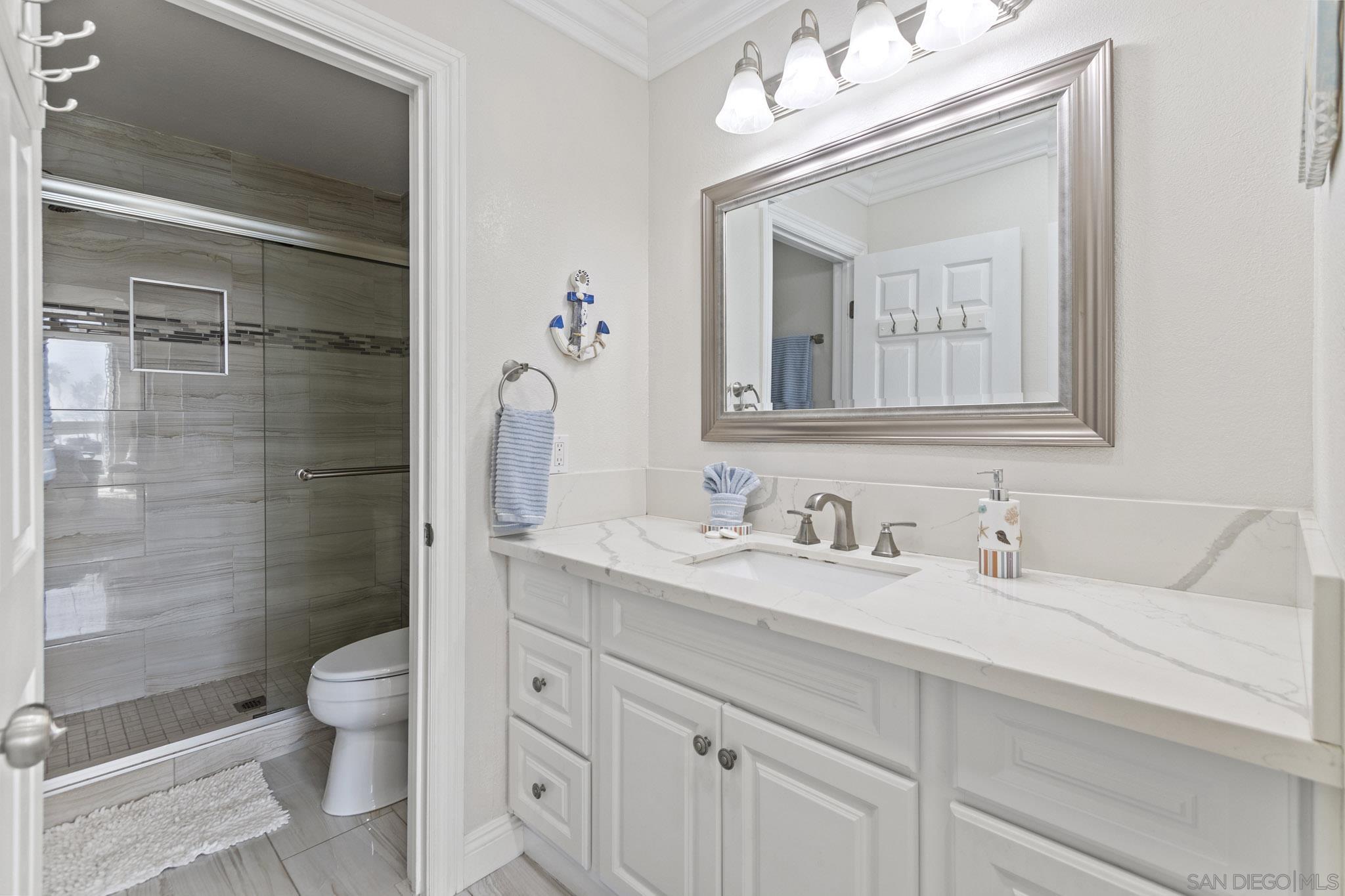 Detail Gallery Image 6 of 37 For 999 N Pacific St  #D200,  Oceanside,  CA 92054 - 1 Beds | 1 Baths