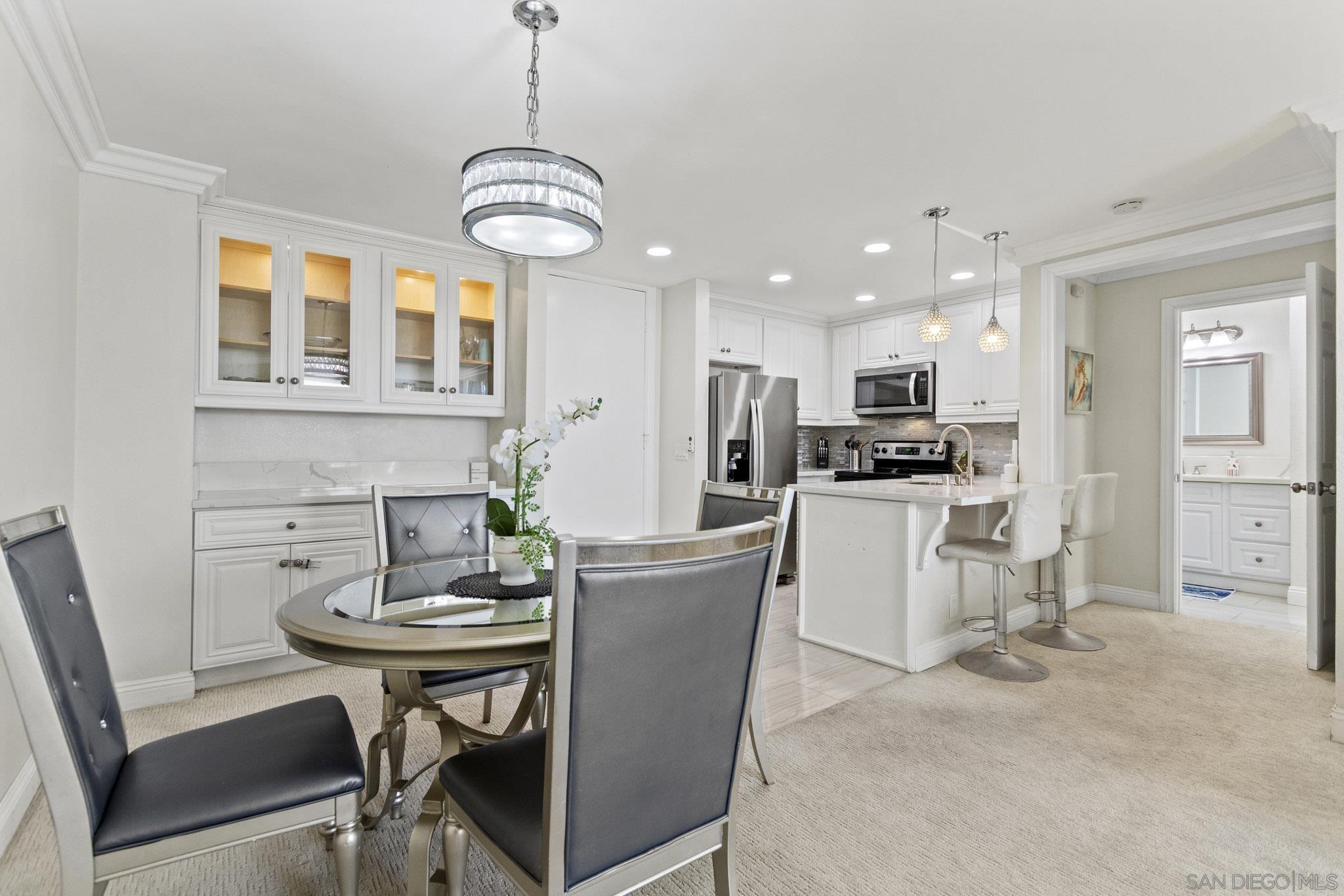 Detail Gallery Image 8 of 37 For 999 N Pacific St  #D200,  Oceanside,  CA 92054 - 1 Beds | 1 Baths