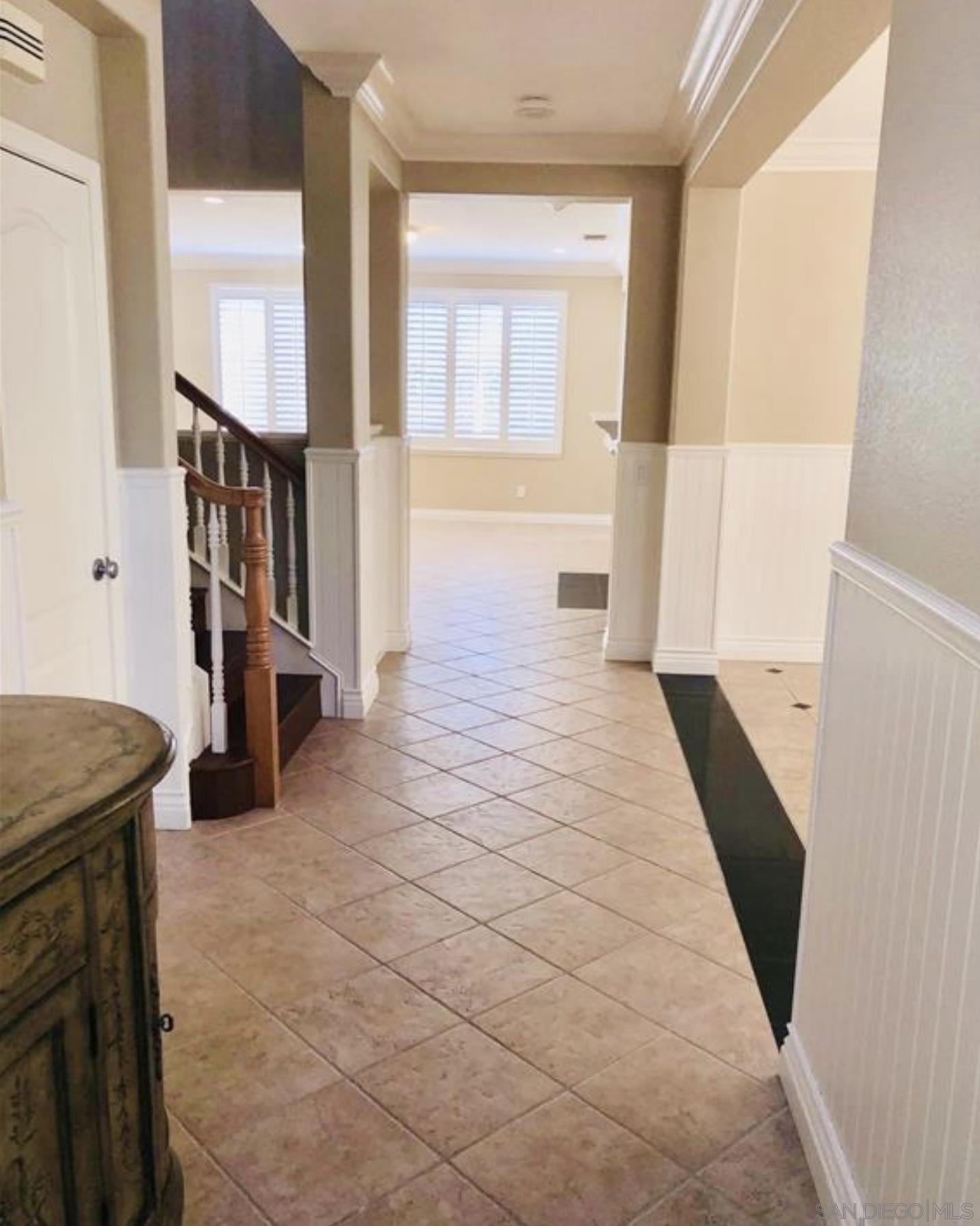 Detail Gallery Image 5 of 25 For 12985  Seabreeze Farms Dr, San Diego,  CA 92130 - 6 Beds | 4 Baths