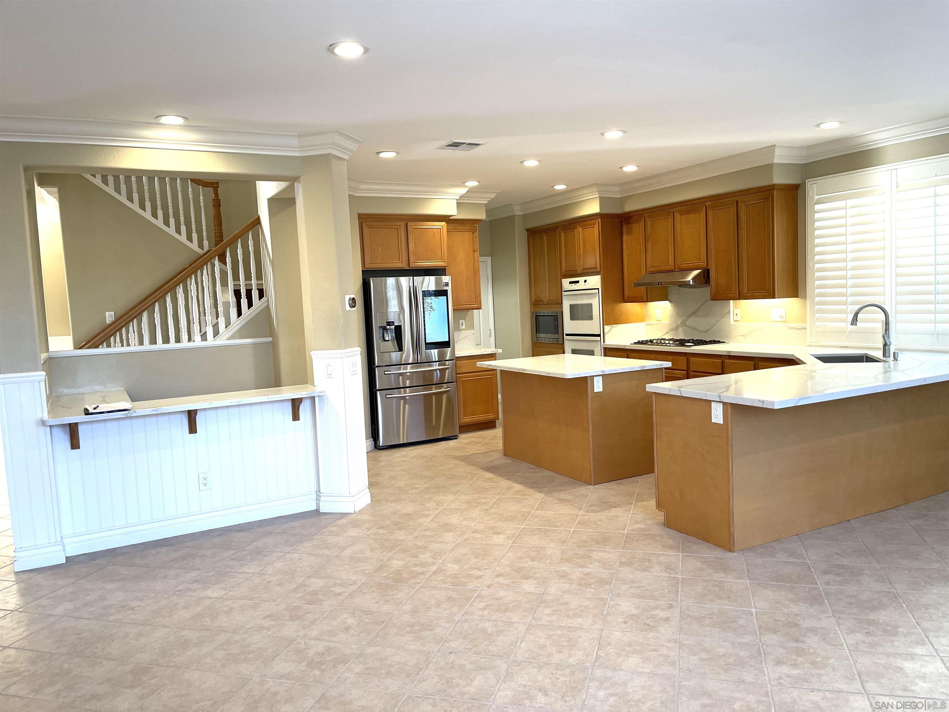 Detail Gallery Image 8 of 25 For 12985  Seabreeze Farms Dr, San Diego,  CA 92130 - 6 Beds | 4 Baths