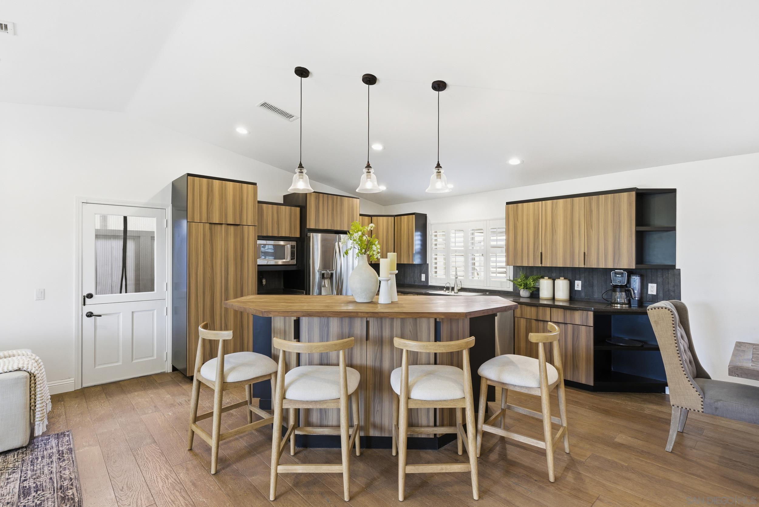 Detail Gallery Image 6 of 41 For 6206  Falmouth Dr, La Mesa,  CA 91942 - 3 Beds | 2/1 Baths