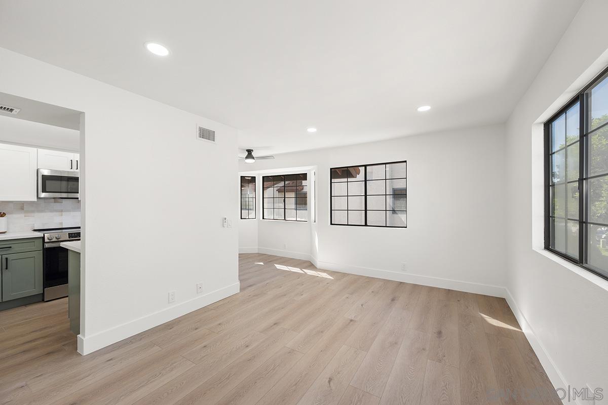 Detail Gallery Image 17 of 39 For 3631  Mission Mesa Way, San Diego,  CA 92120 - 3 Beds | 2/1 Baths