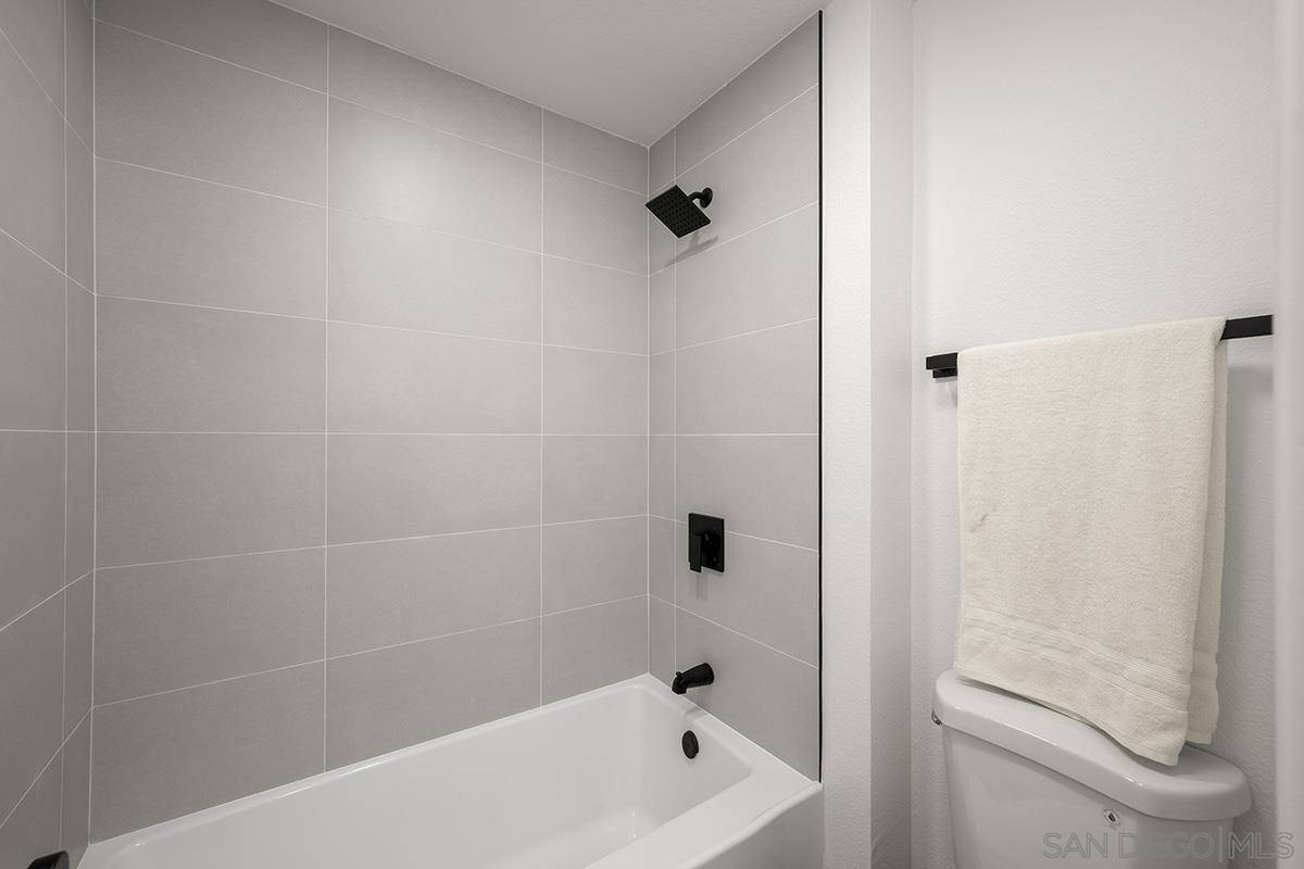 Detail Gallery Image 27 of 39 For 3631  Mission Mesa Way, San Diego,  CA 92120 - 3 Beds | 2/1 Baths