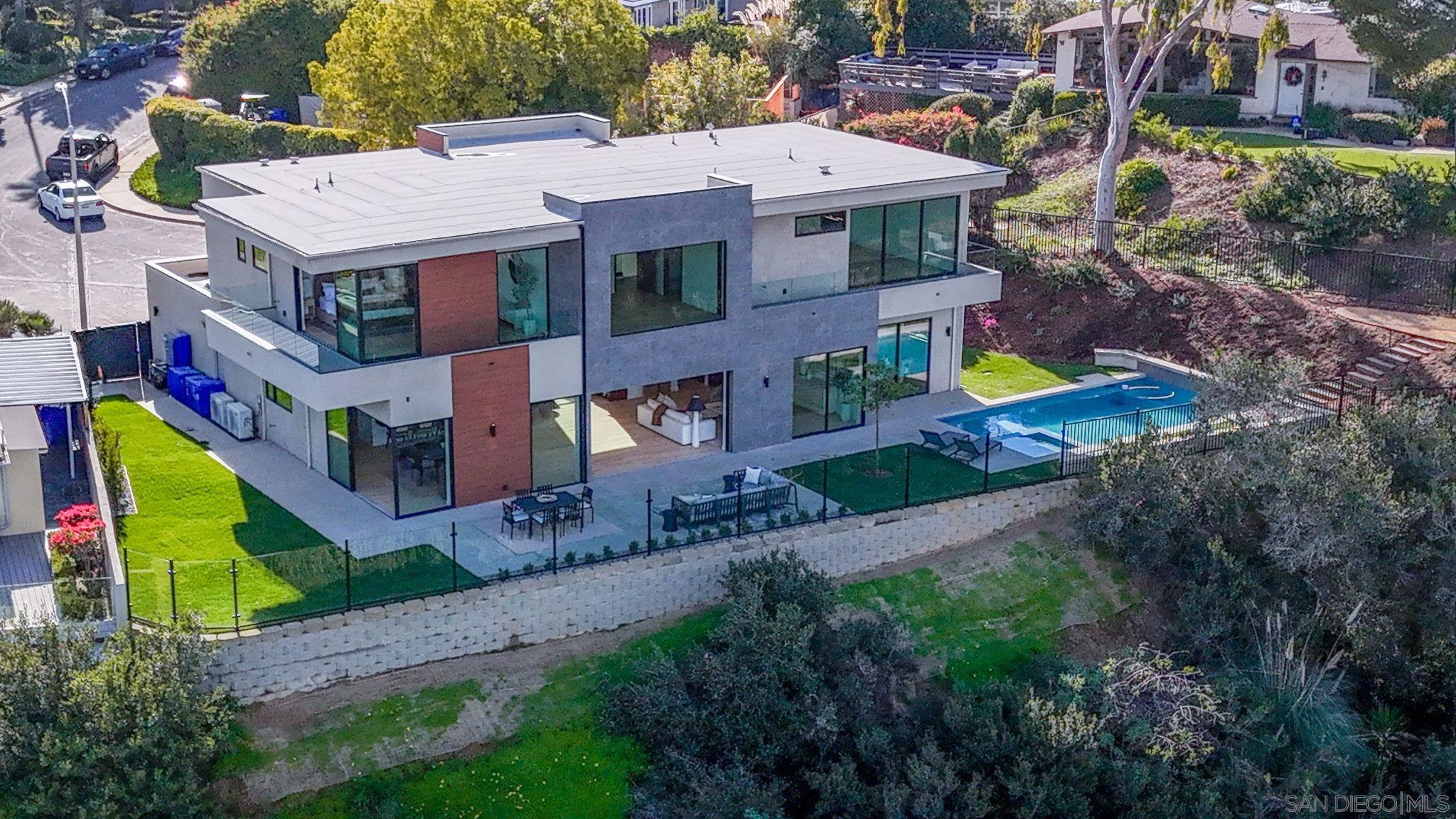 Front Image Thumbnail for SD250046019