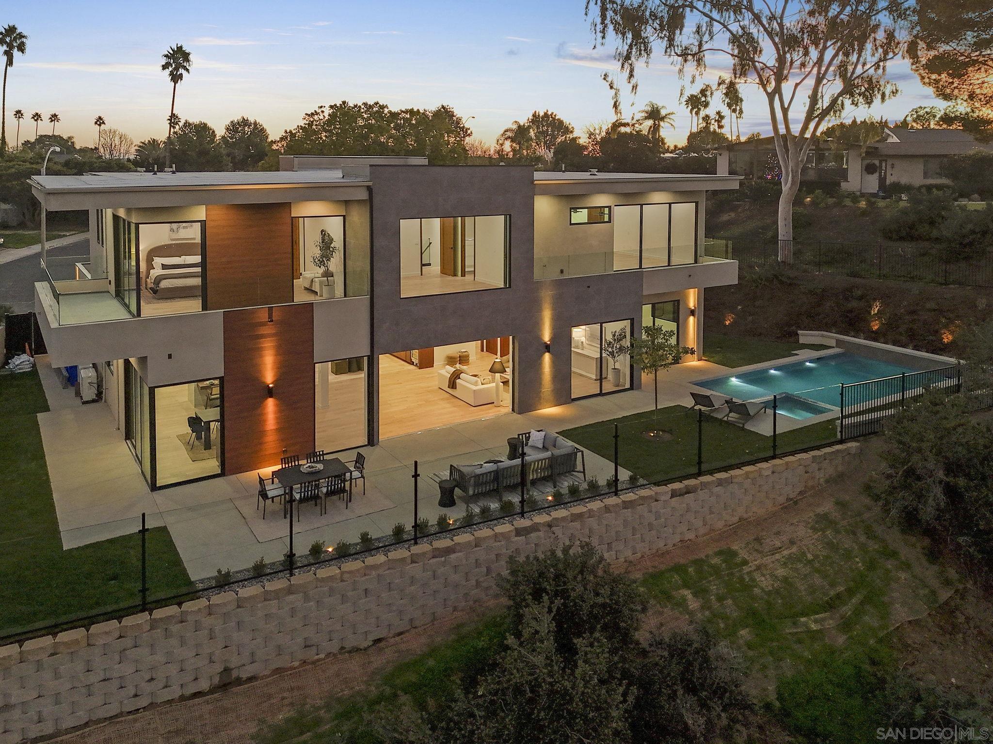 Front Image Thumbnail for SD250046019