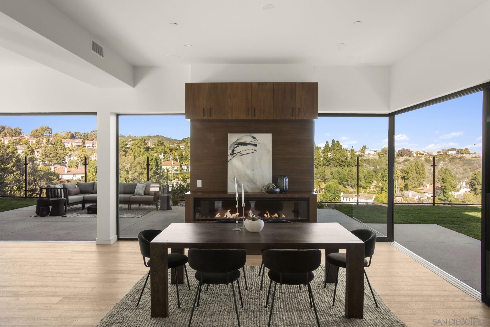 Detail Gallery Image 12 of 30 For 2448  Sagebrush Ct, La Jolla,  CA 92037 - 5 Beds | 5/1 Baths