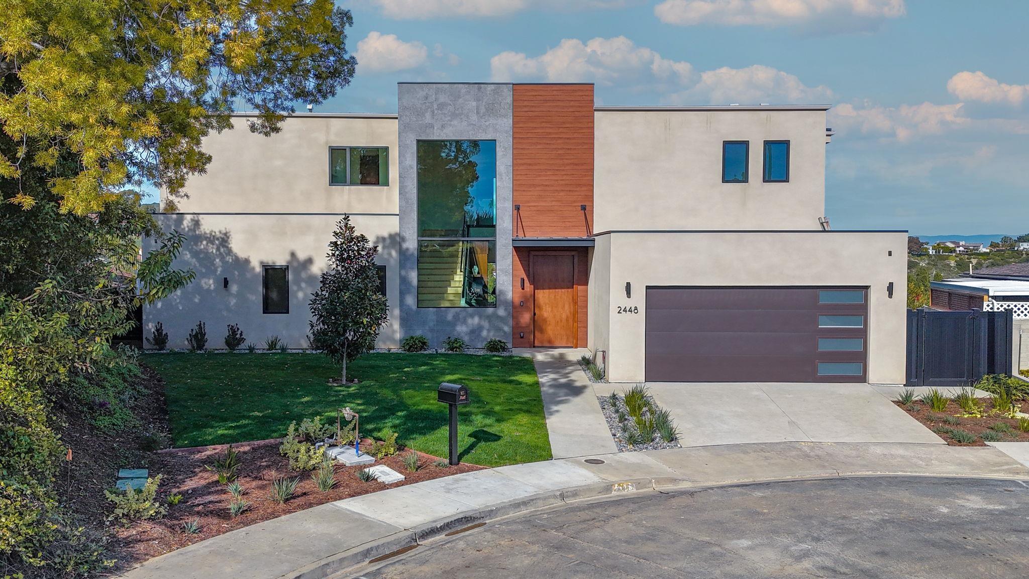 Detail Gallery Image 3 of 7 For 2448  Sagebrush Ct, La Jolla,  CA 92037 - 5 Beds | 5/1 Baths