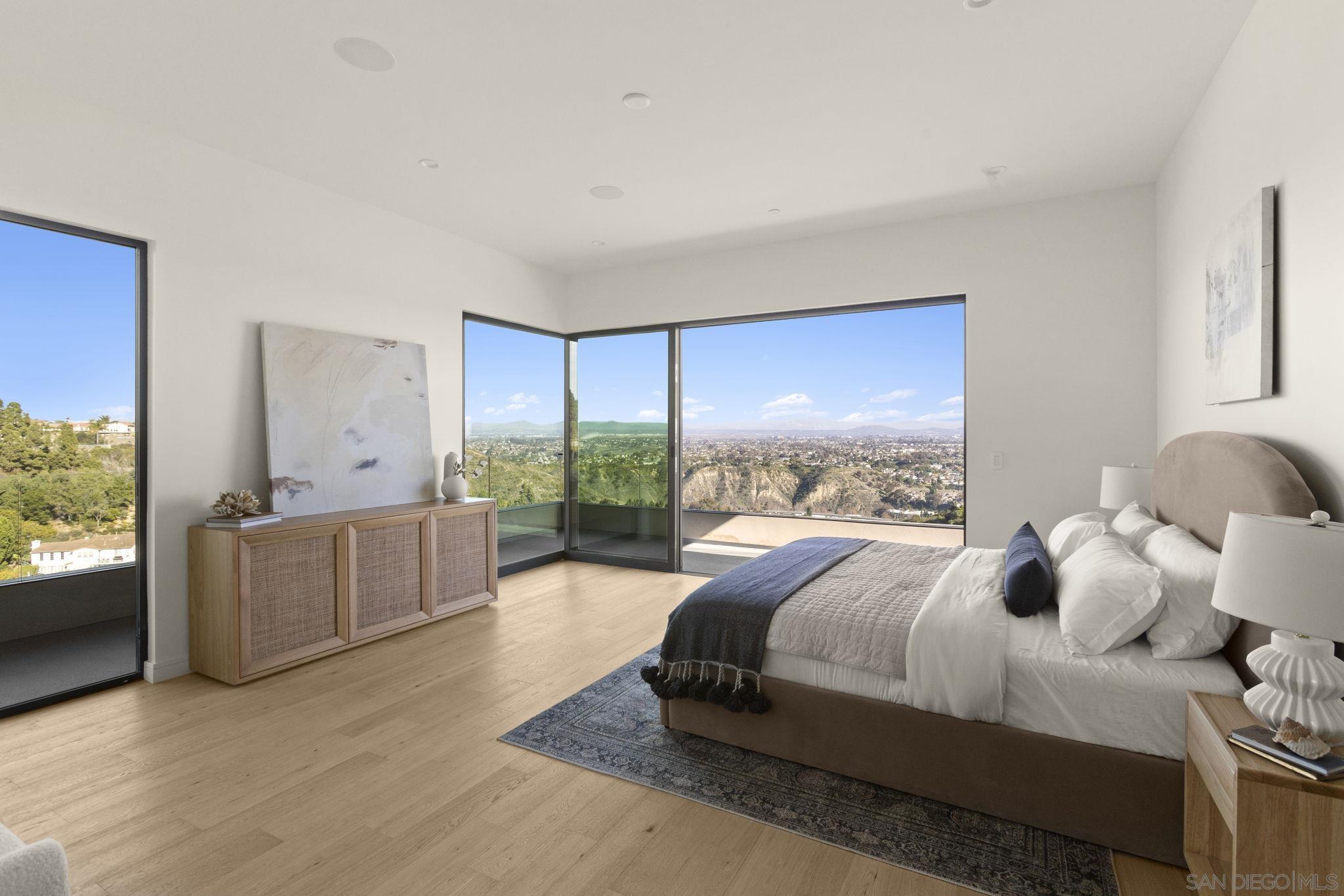 Detail Gallery Image 3 of 30 For 2448  Sagebrush Ct, La Jolla,  CA 92037 - 5 Beds | 5/1 Baths