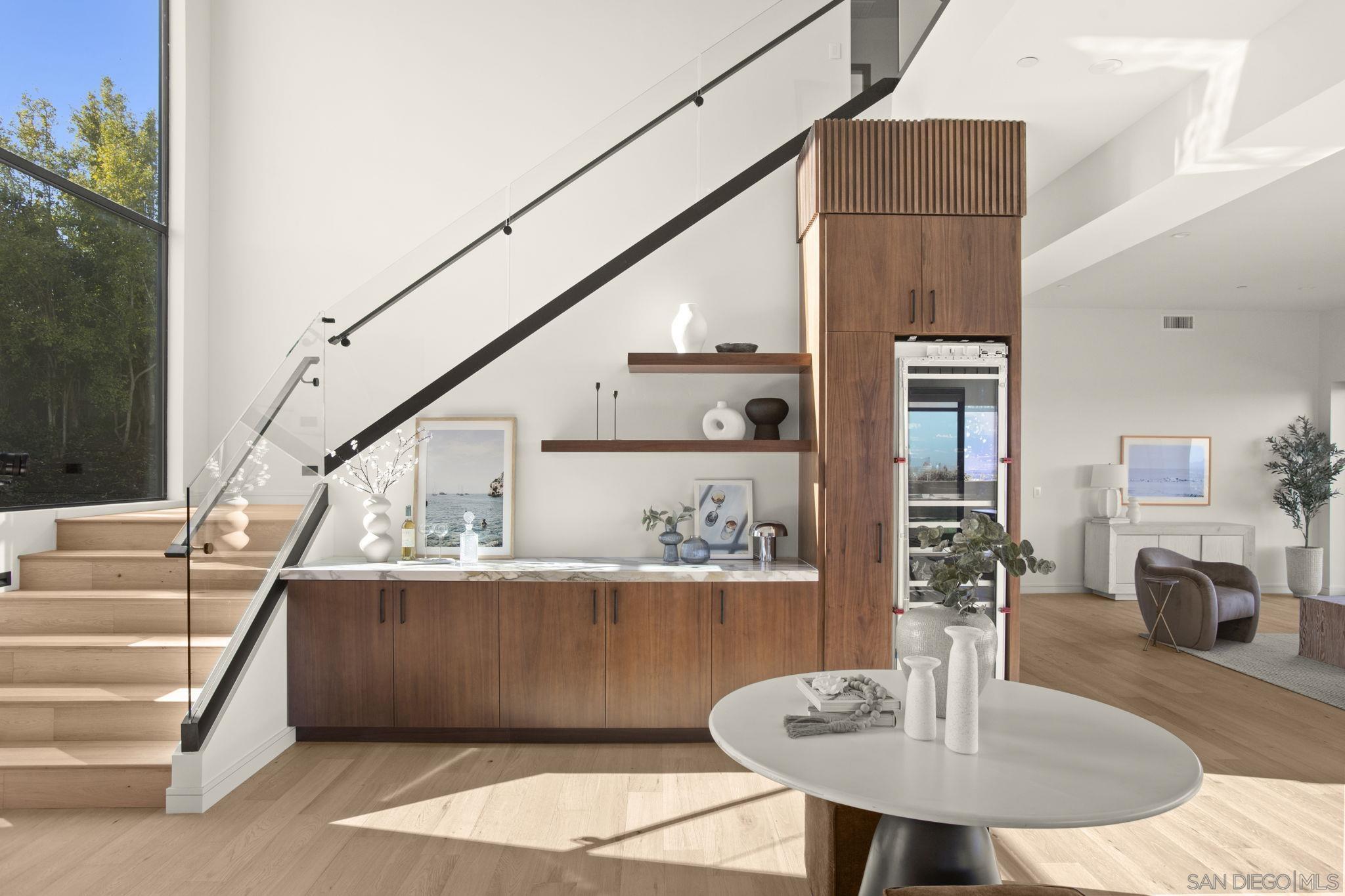 Detail Gallery Image 21 of 30 For 2448  Sagebrush Ct, La Jolla,  CA 92037 - 5 Beds | 5/1 Baths