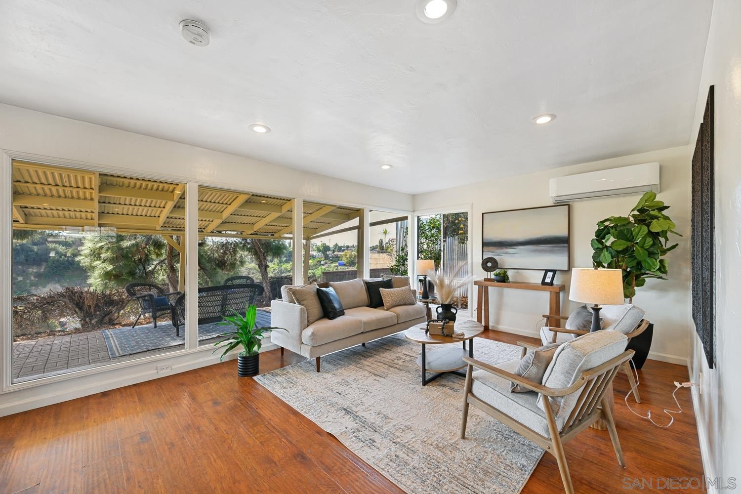 Detail Gallery Image 4 of 26 For 6371  Celia Vista Dr, San Diego,  CA 92115 - 2 Beds | 1 Baths