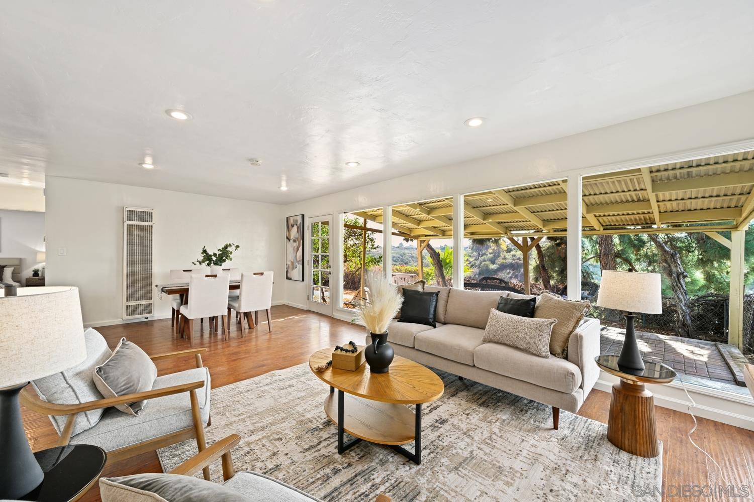 Detail Gallery Image 7 of 26 For 6371  Celia Vista Dr, San Diego,  CA 92115 - 2 Beds | 1 Baths