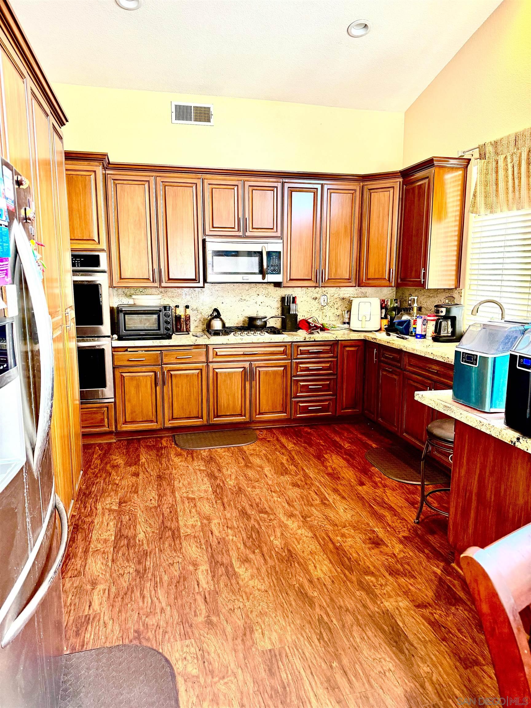 Detail Gallery Image 12 of 12 For 39660  Bordeaux Pl, Murrieta,  CA 92562 - 5 Beds | 3 Baths