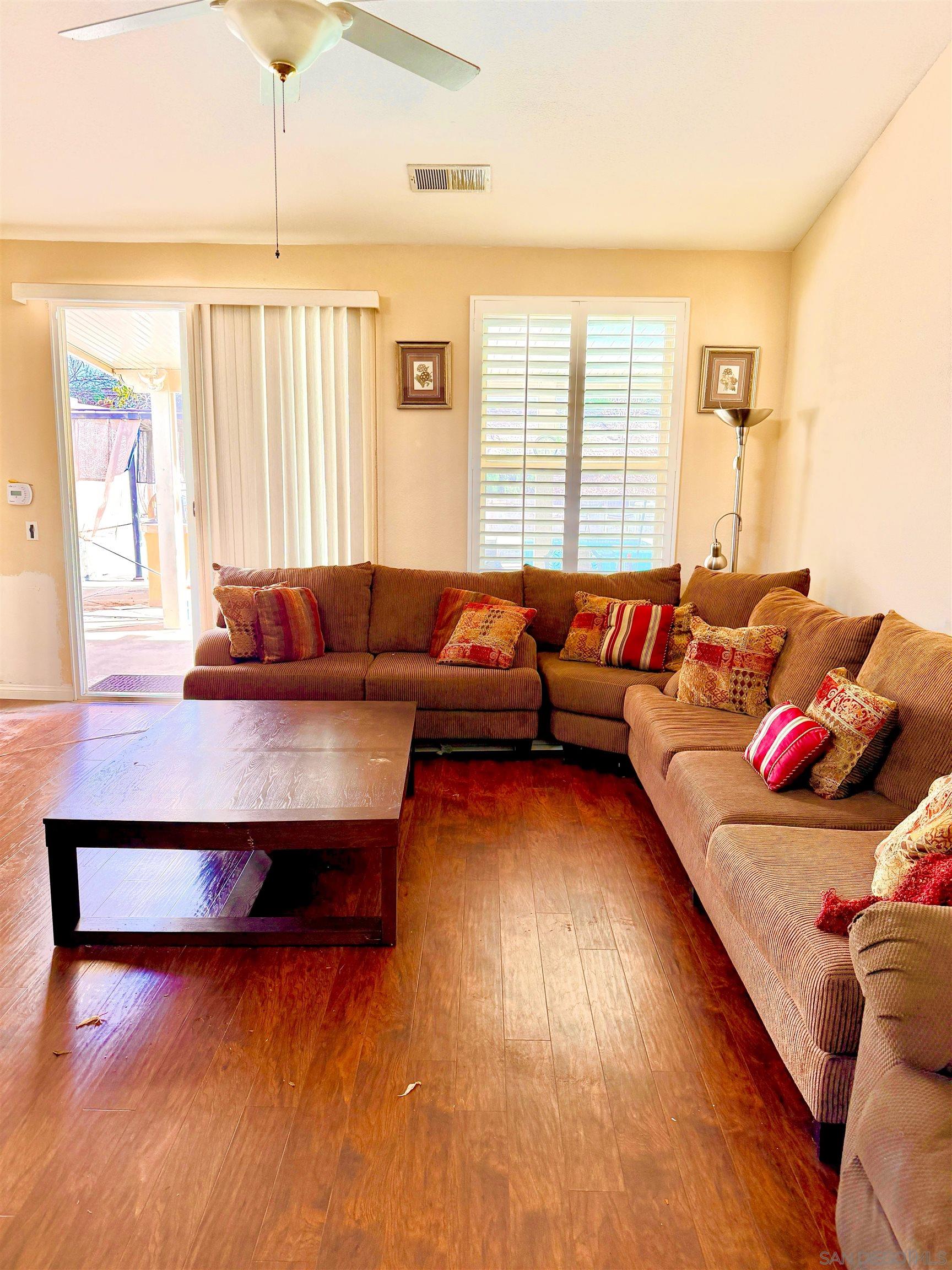 Detail Gallery Image 5 of 12 For 39660  Bordeaux Pl, Murrieta,  CA 92562 - 5 Beds | 3 Baths