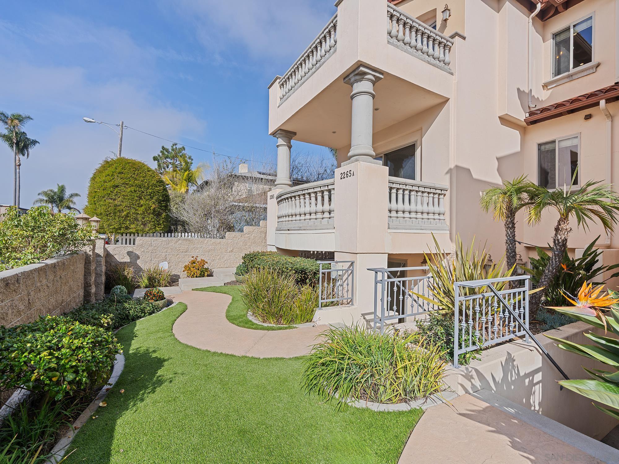 Detail Gallery Image 2 of 43 For 2265  Manchester Ave (and 2265a), Cardiff By The Sea,  CA 92007 - 4 Beds | 4 Baths