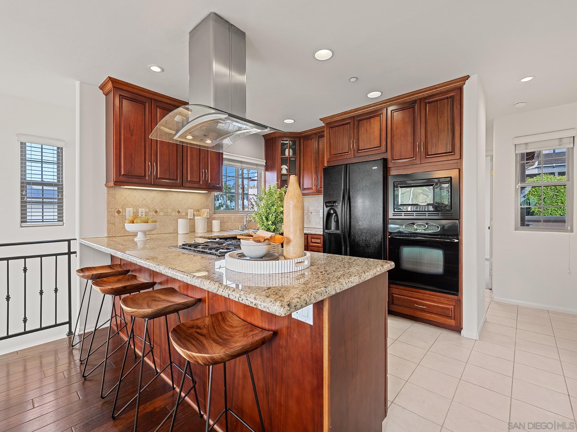 Detail Gallery Image 12 of 43 For 2265  Manchester Ave (and 2265a), Cardiff By The Sea,  CA 92007 - 4 Beds | 4 Baths