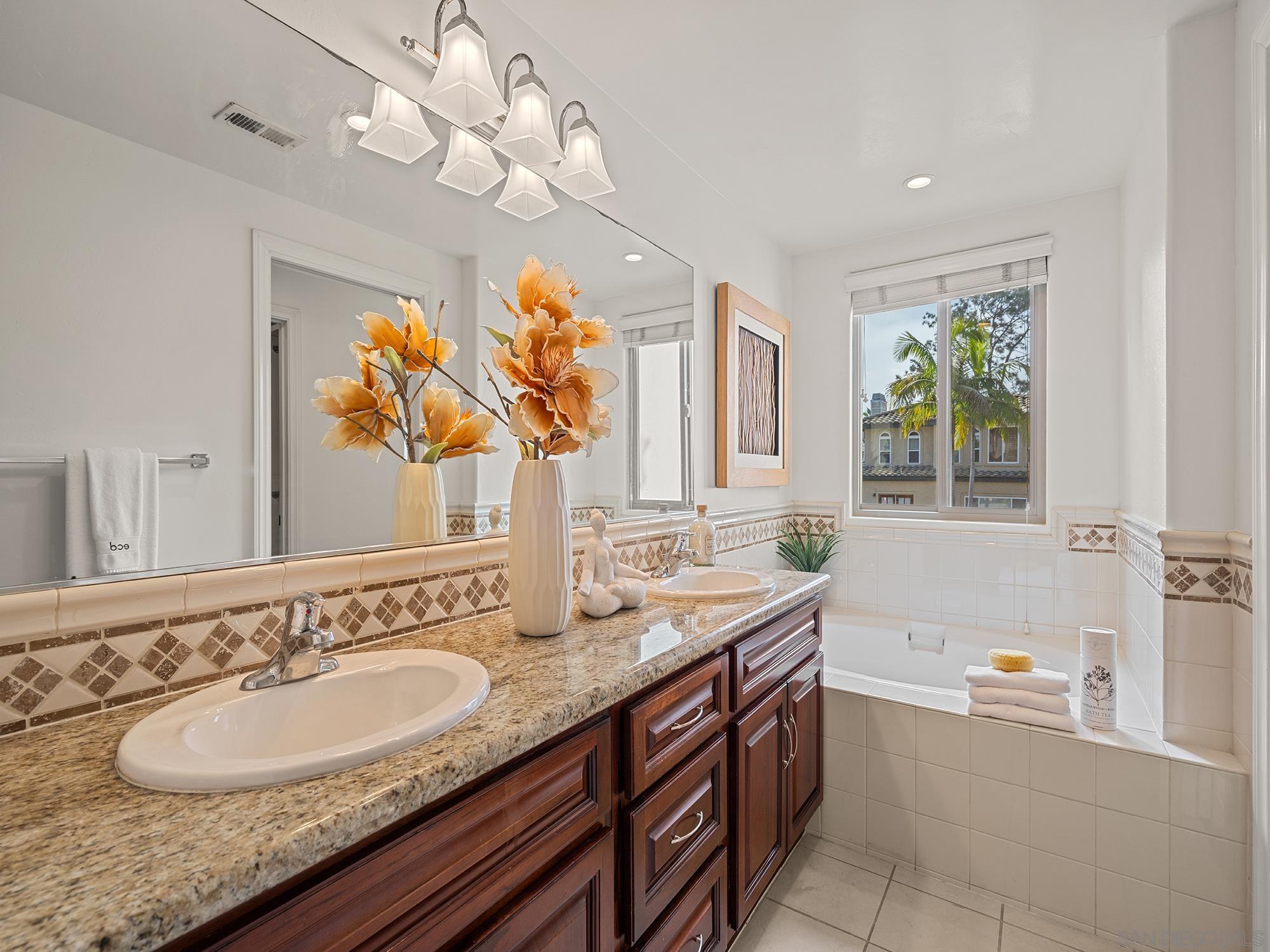 Detail Gallery Image 17 of 43 For 2265  Manchester Ave (and 2265a), Cardiff By The Sea,  CA 92007 - 4 Beds | 4 Baths