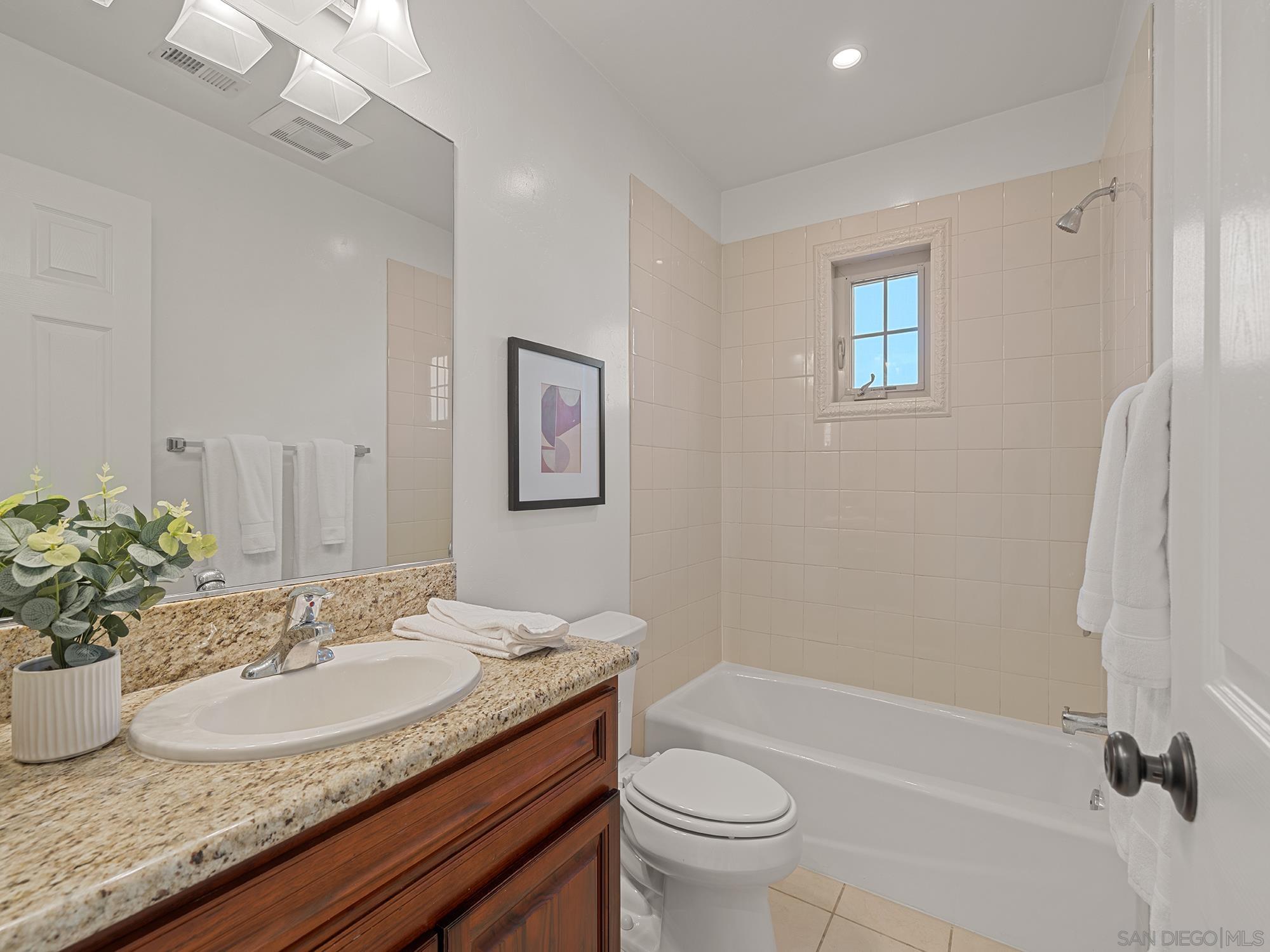 Detail Gallery Image 25 of 43 For 2265  Manchester Ave (and 2265a), Cardiff By The Sea,  CA 92007 - 4 Beds | 4 Baths