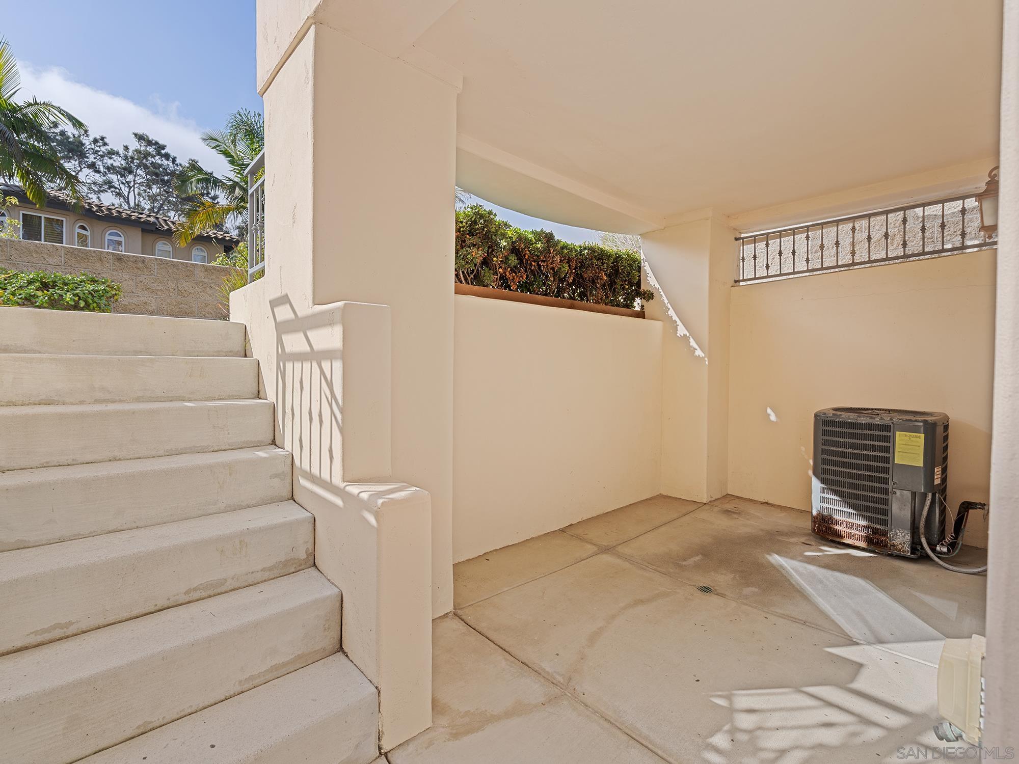 Detail Gallery Image 27 of 43 For 2265  Manchester Ave (and 2265a), Cardiff By The Sea,  CA 92007 - 4 Beds | 4 Baths