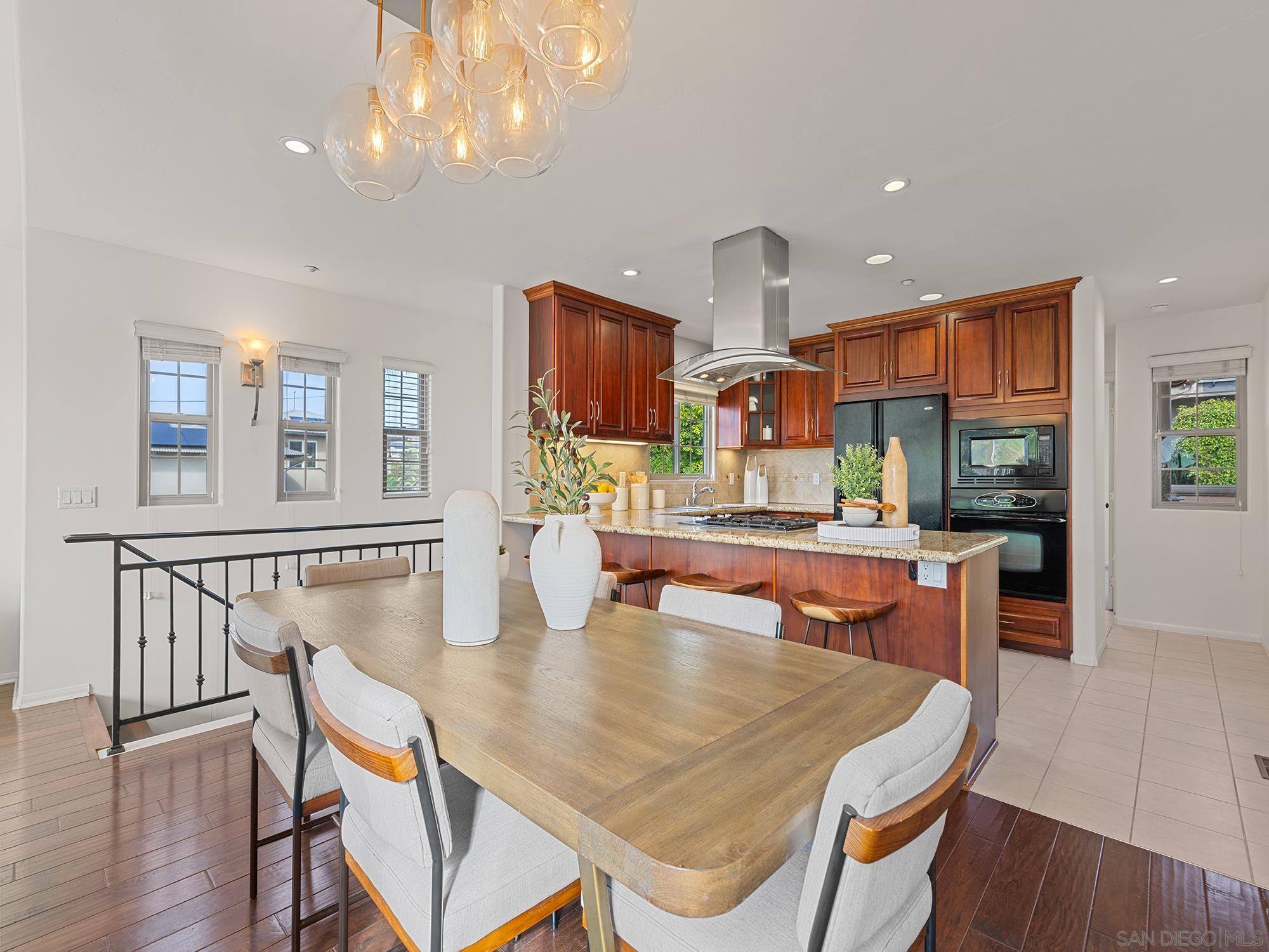 Detail Gallery Image 4 of 43 For 2265  Manchester Ave (and 2265a), Cardiff By The Sea,  CA 92007 - 4 Beds | 4 Baths