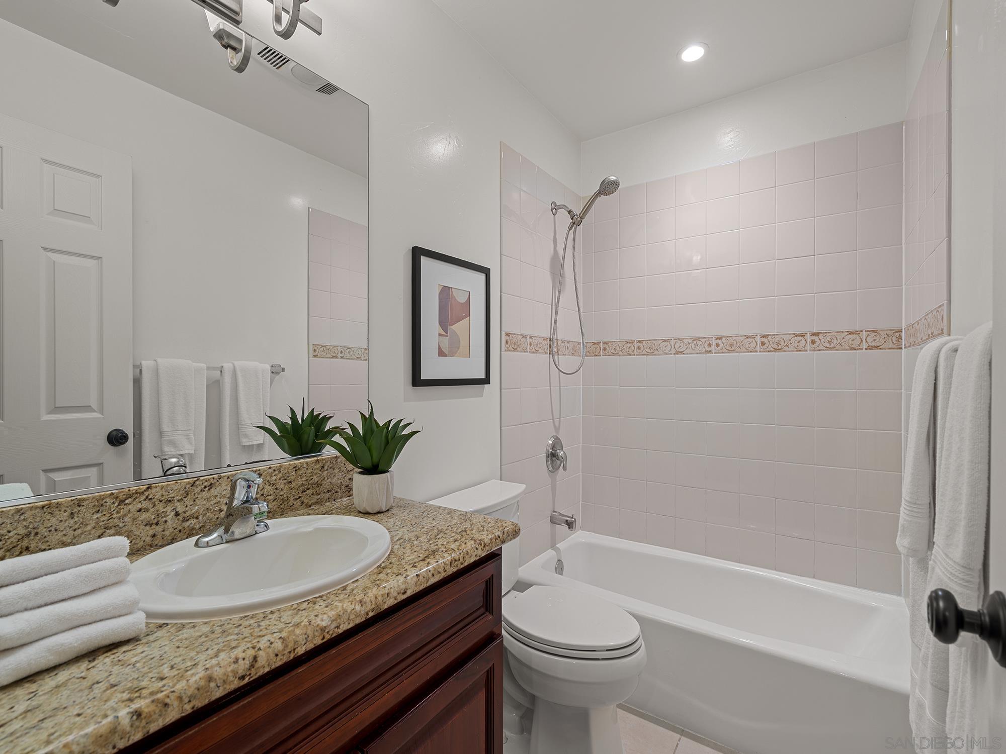 Detail Gallery Image 33 of 43 For 2265  Manchester Ave (and 2265a), Cardiff By The Sea,  CA 92007 - 4 Beds | 4 Baths