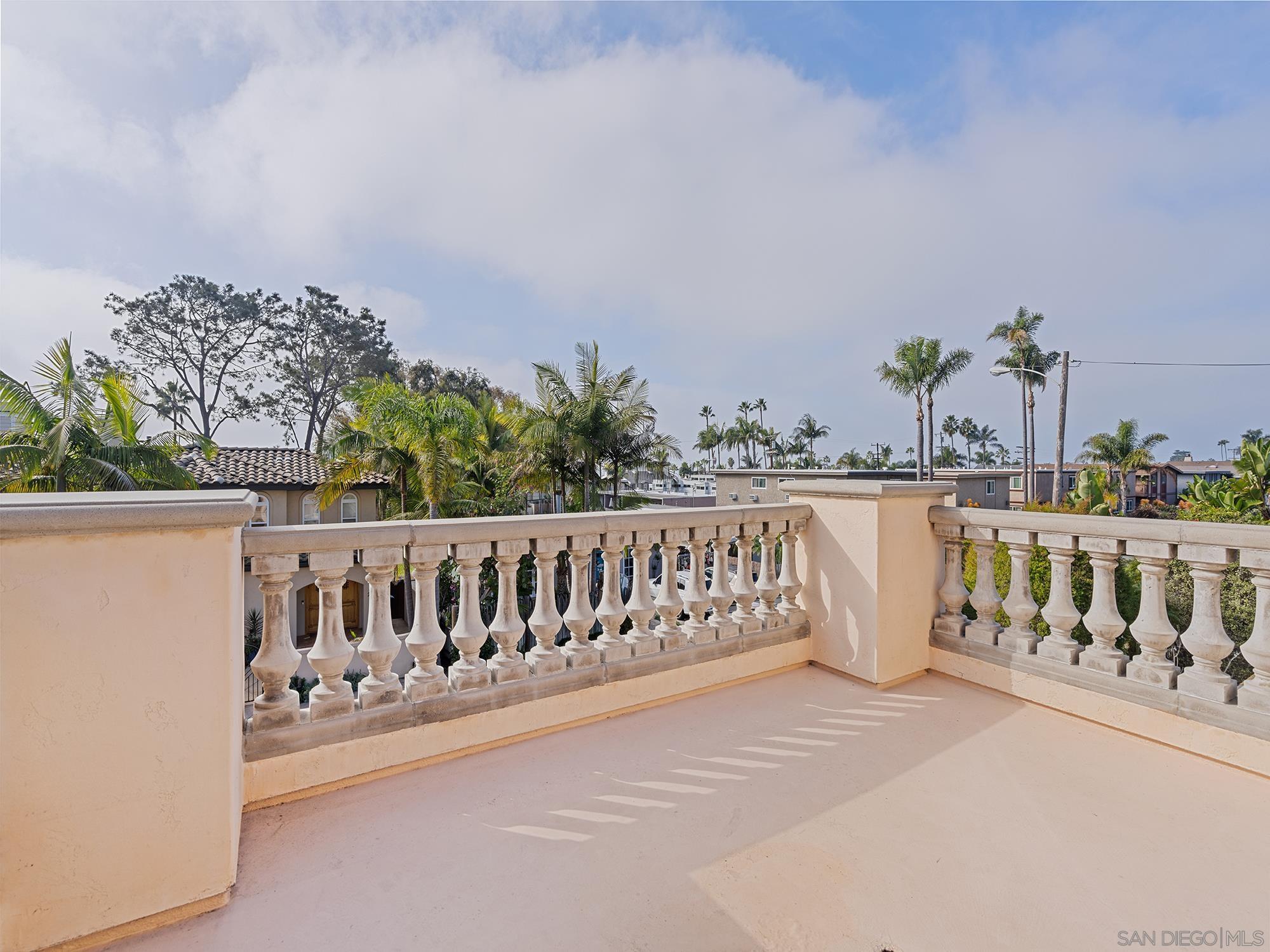 Detail Gallery Image 9 of 43 For 2265  Manchester Ave (and 2265a), Cardiff By The Sea,  CA 92007 - 4 Beds | 4 Baths