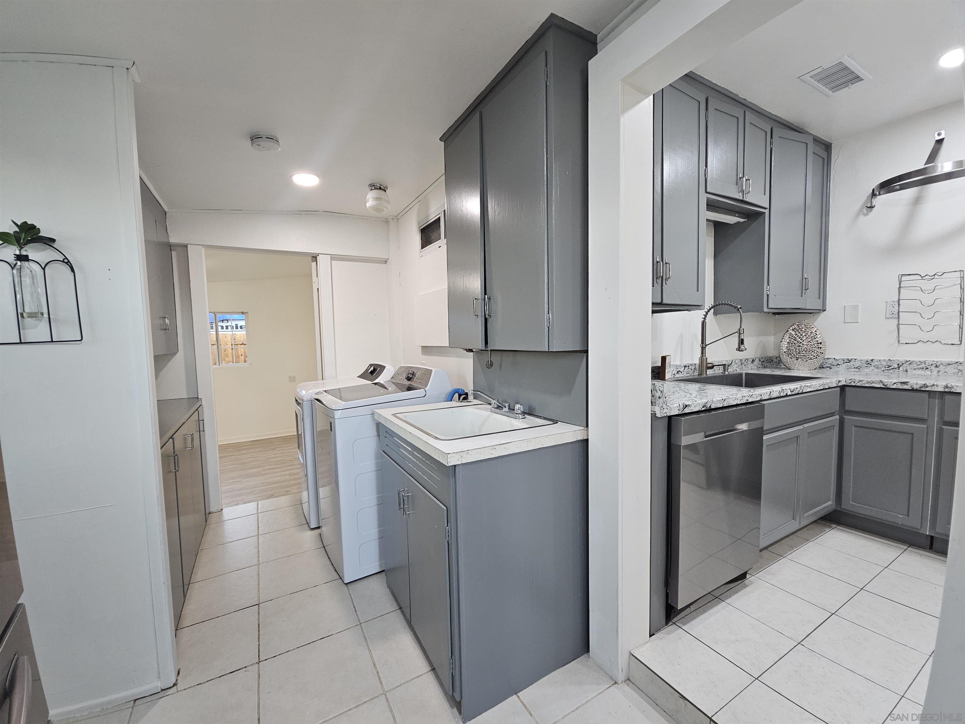 Detail Gallery Image 12 of 31 For 1630  Cameron, Lemon Grove,  CA 91945 - 13 Beds | 2 Baths