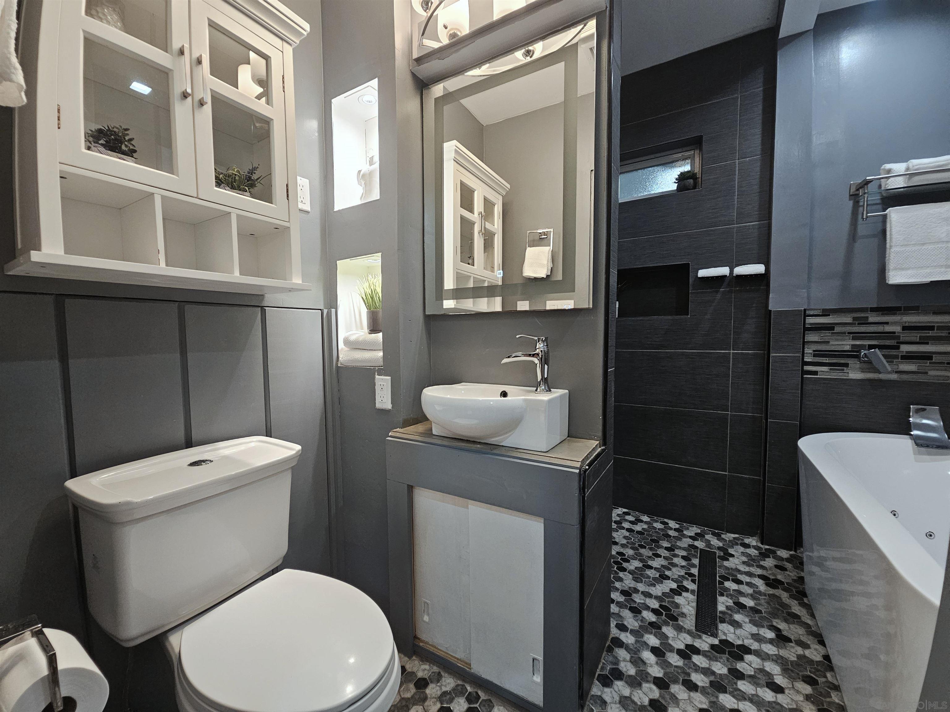 Detail Gallery Image 22 of 31 For 1630  Cameron, Lemon Grove,  CA 91945 - 13 Beds | 2 Baths